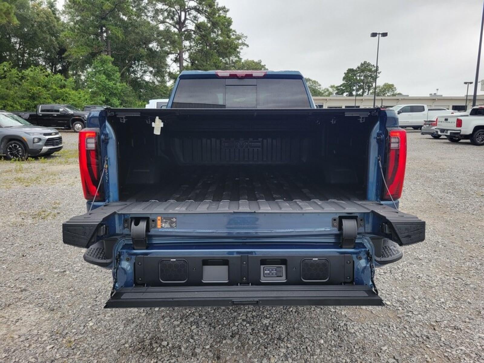 2026 GMC Sierra 2500 HD Crew Cab Standard Box 4-Wheel Drive Denali Ultimate