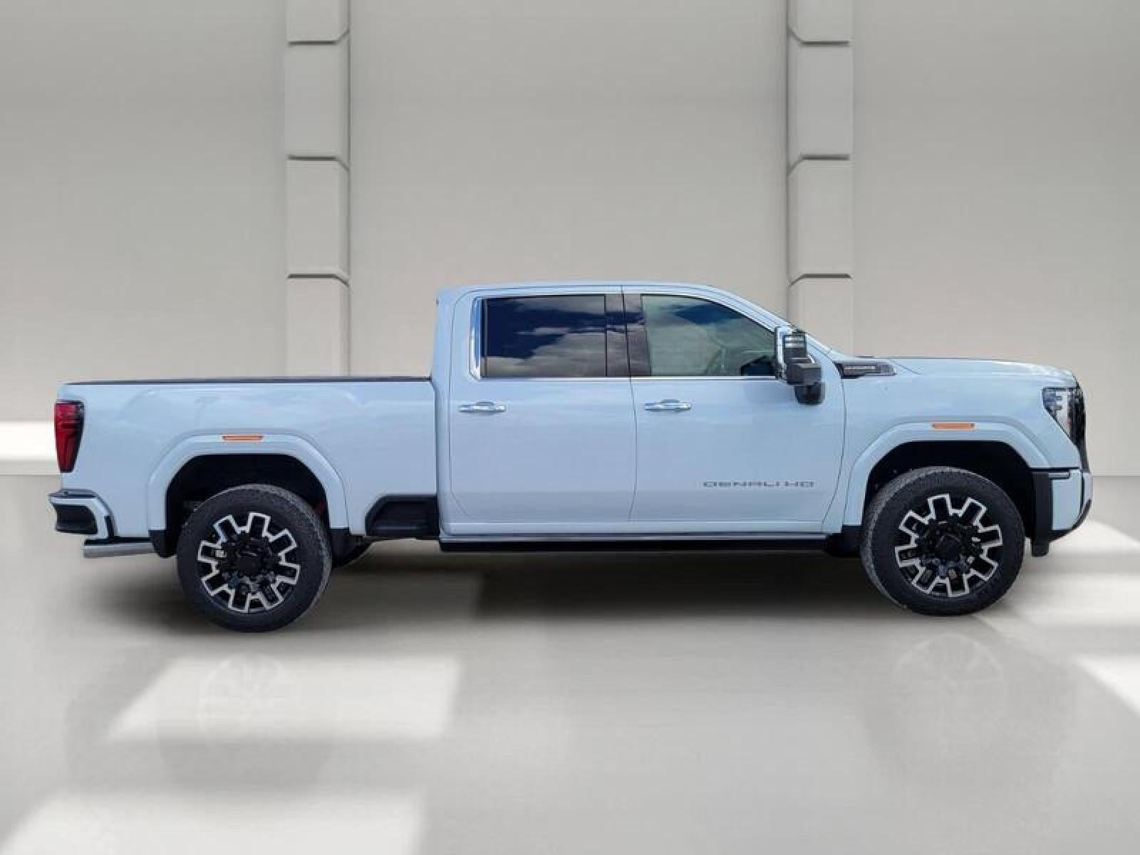 2026 GMC Sierra 2500 HD Crew Cab Standard Box 4-Wheel Drive Denali Ultimate