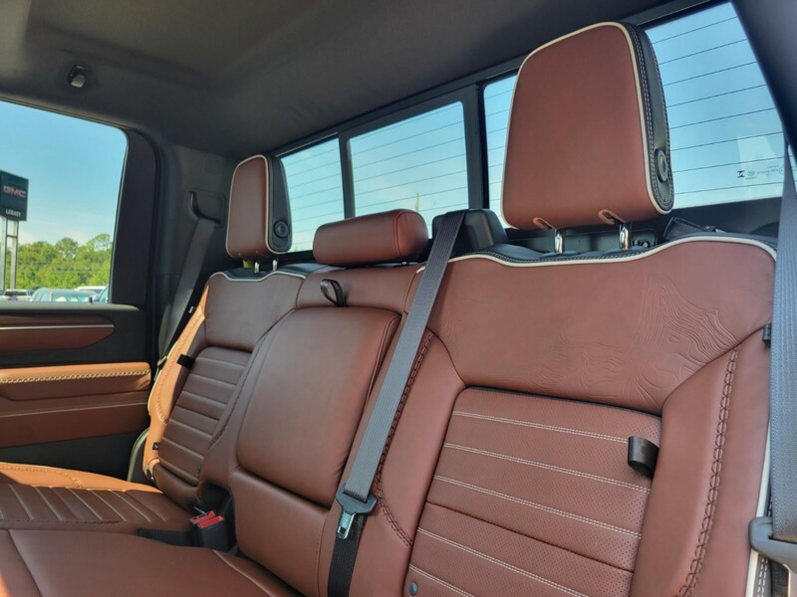 2026 GMC Sierra 2500 HD Crew Cab Standard Box 4-Wheel Drive Denali Ultimate