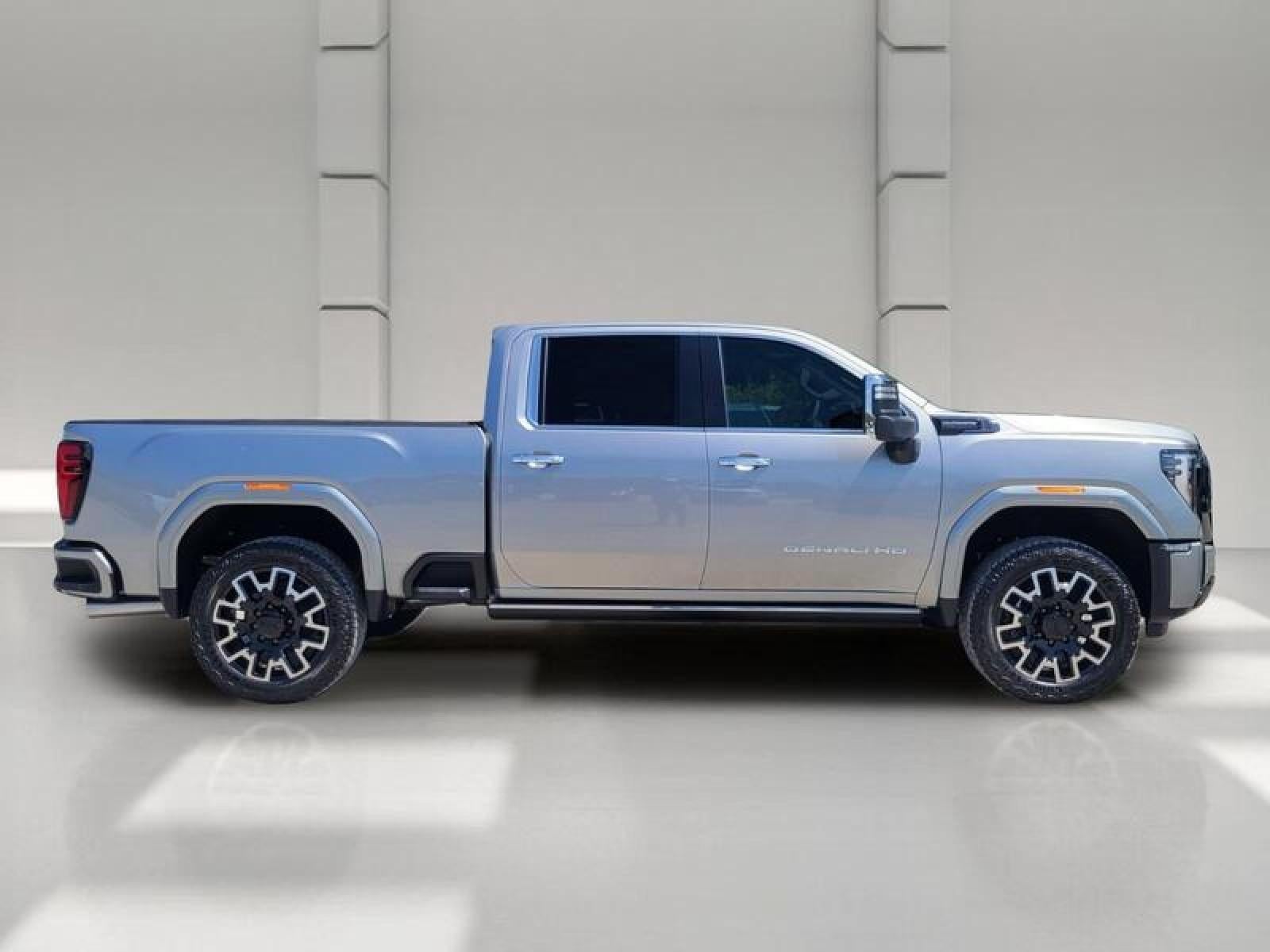 2026 GMC Sierra 2500 HD Crew Cab Standard Box 4-Wheel Drive Denali Ultimate