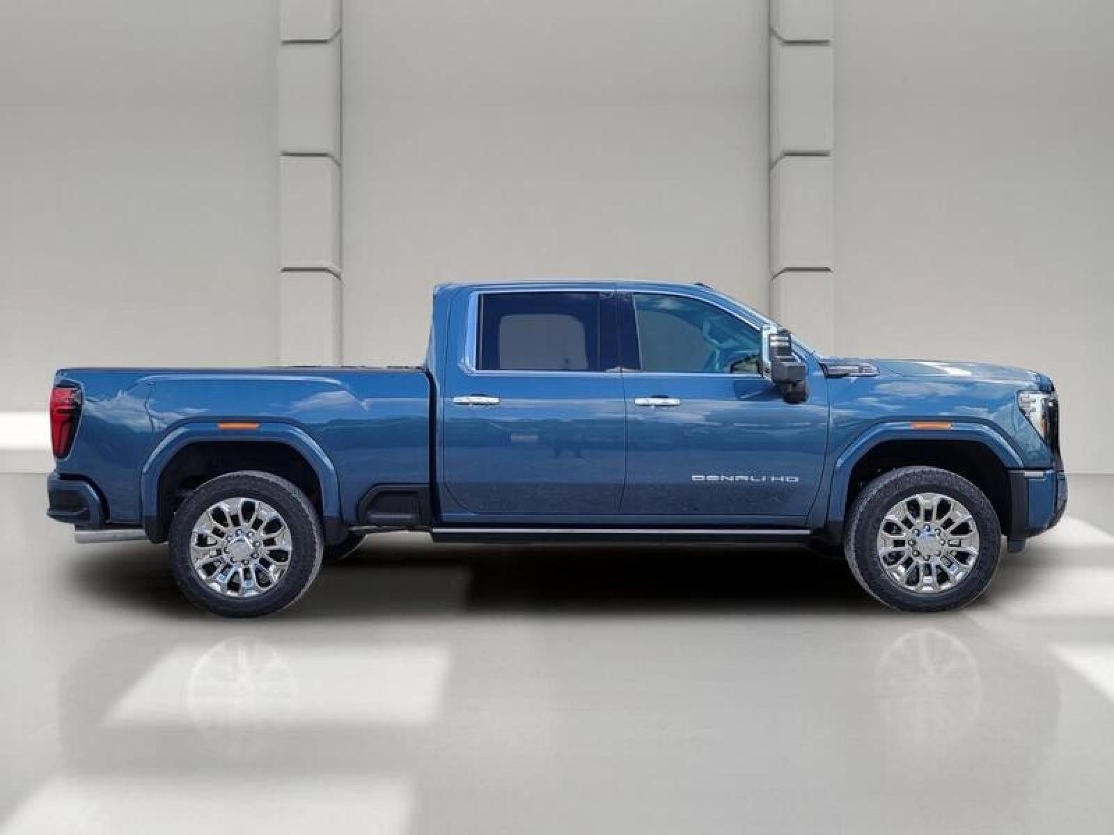 2026 GMC Sierra 2500 HD Crew Cab Standard Box 4-Wheel Drive Denali Ultimate