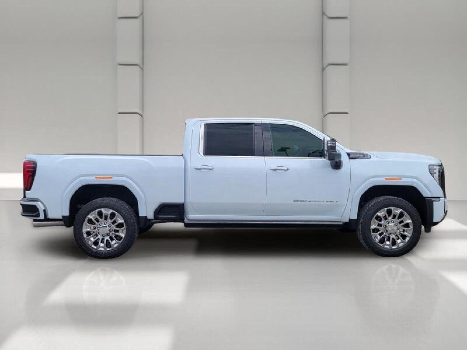 2026 GMC Sierra 2500 HD Crew Cab Standard Box 4-Wheel Drive Denali Ultimate