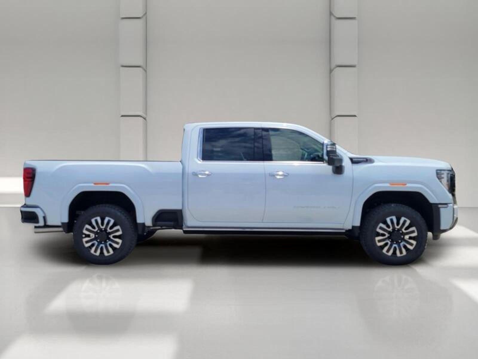 2026 GMC Sierra 2500 HD Crew Cab Standard Box 4-Wheel Drive Denali Ultimate