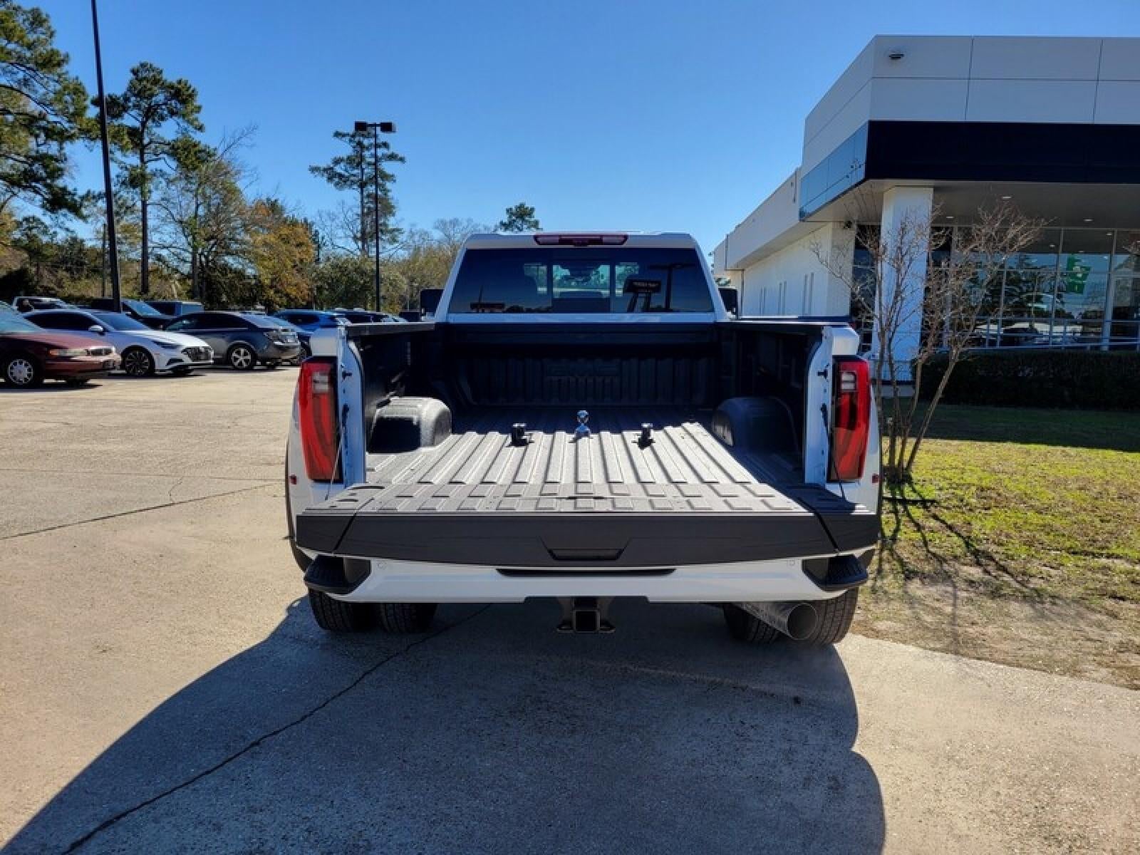 2026 GMC Sierra 3500 HD Crew Cab Long Box 4-Wheel Drive Denali Ultimate