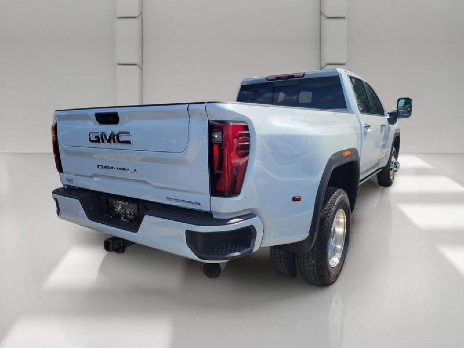 2026 GMC Sierra 3500 HD Crew Cab Long Box 4-Wheel Drive Denali Ultimate