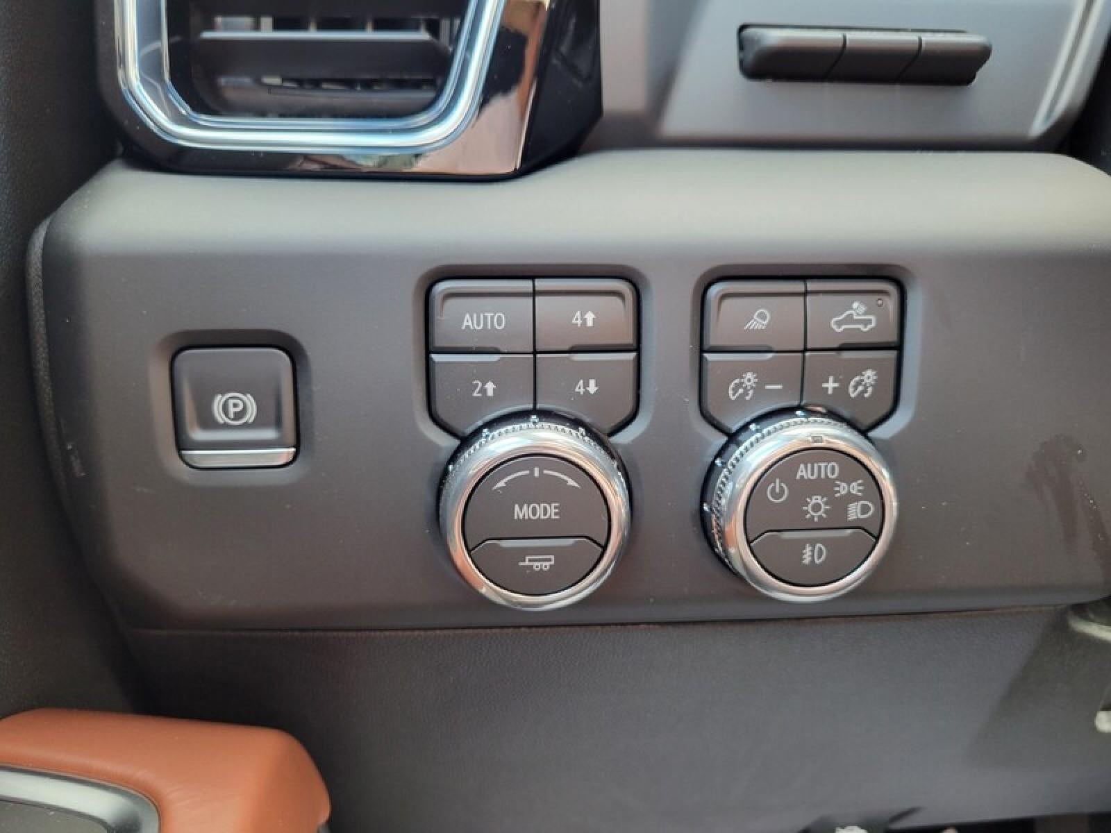 2026 GMC Sierra 3500 HD Crew Cab Long Box 4-Wheel Drive Denali Ultimate