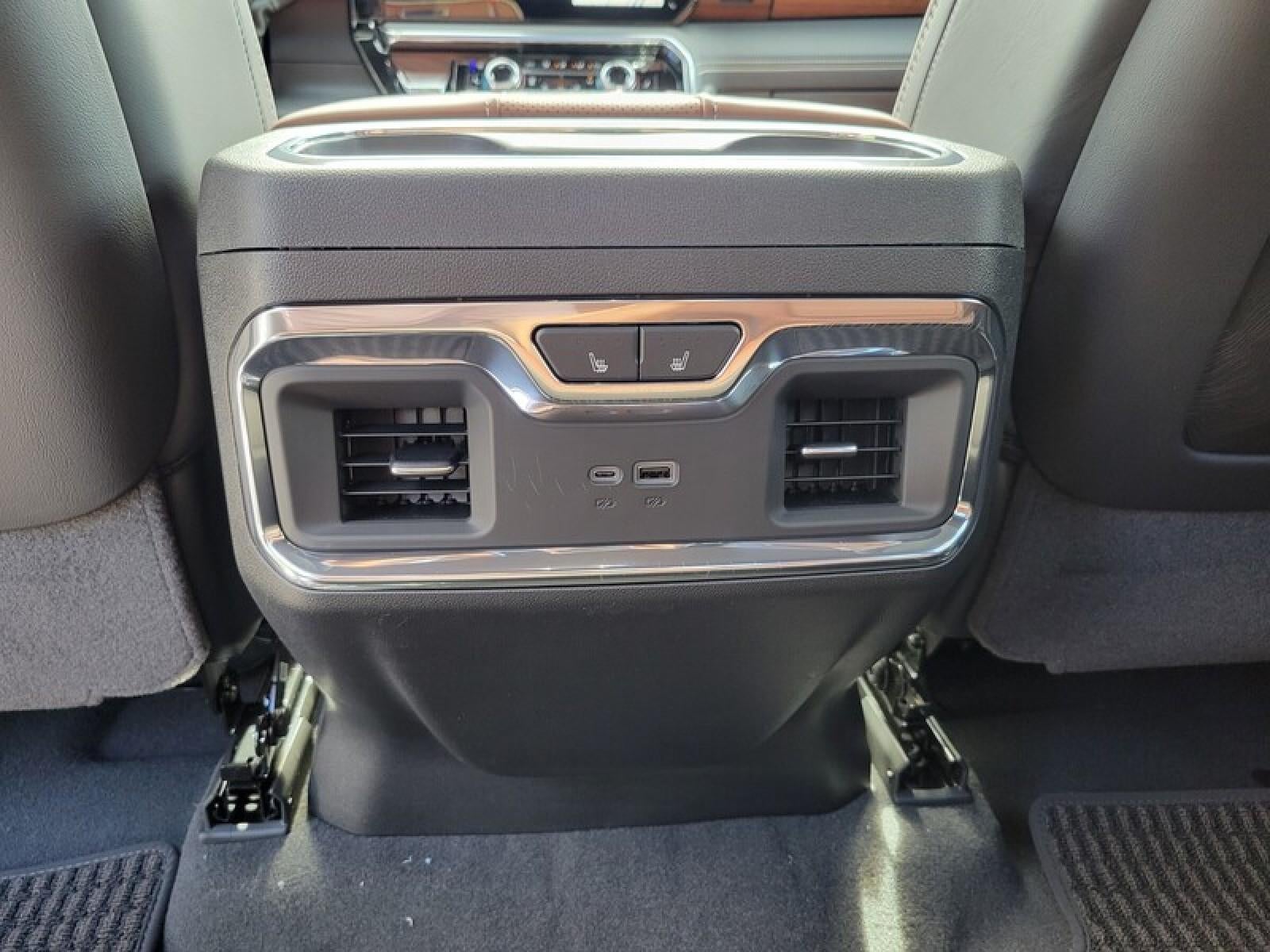2026 GMC Sierra 3500 HD Crew Cab Long Box 4-Wheel Drive Denali Ultimate