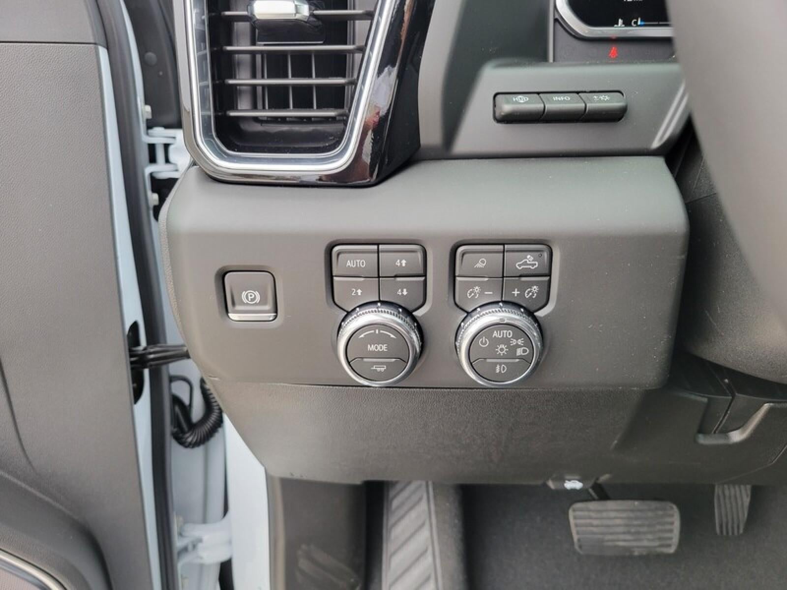 2026 GMC Sierra 3500 HD Crew Cab Long Box 4-Wheel Drive Denali Ultimate