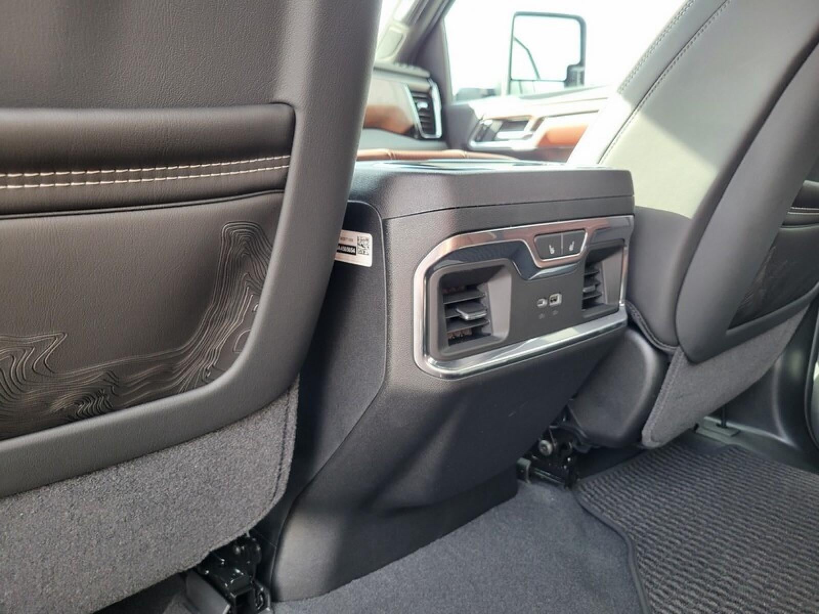 2026 GMC Sierra 3500 HD Crew Cab Long Box 4-Wheel Drive Denali Ultimate