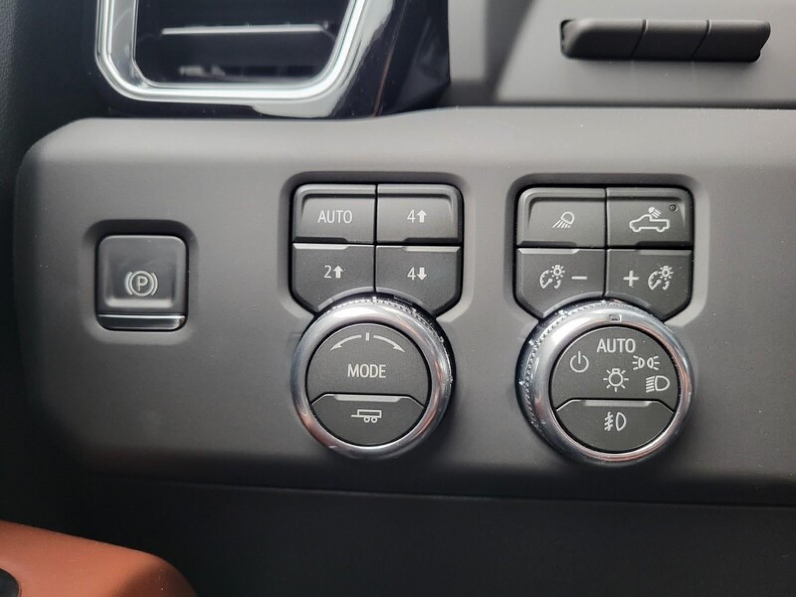 2026 GMC Sierra 3500 HD Crew Cab Long Box 4-Wheel Drive Denali Ultimate