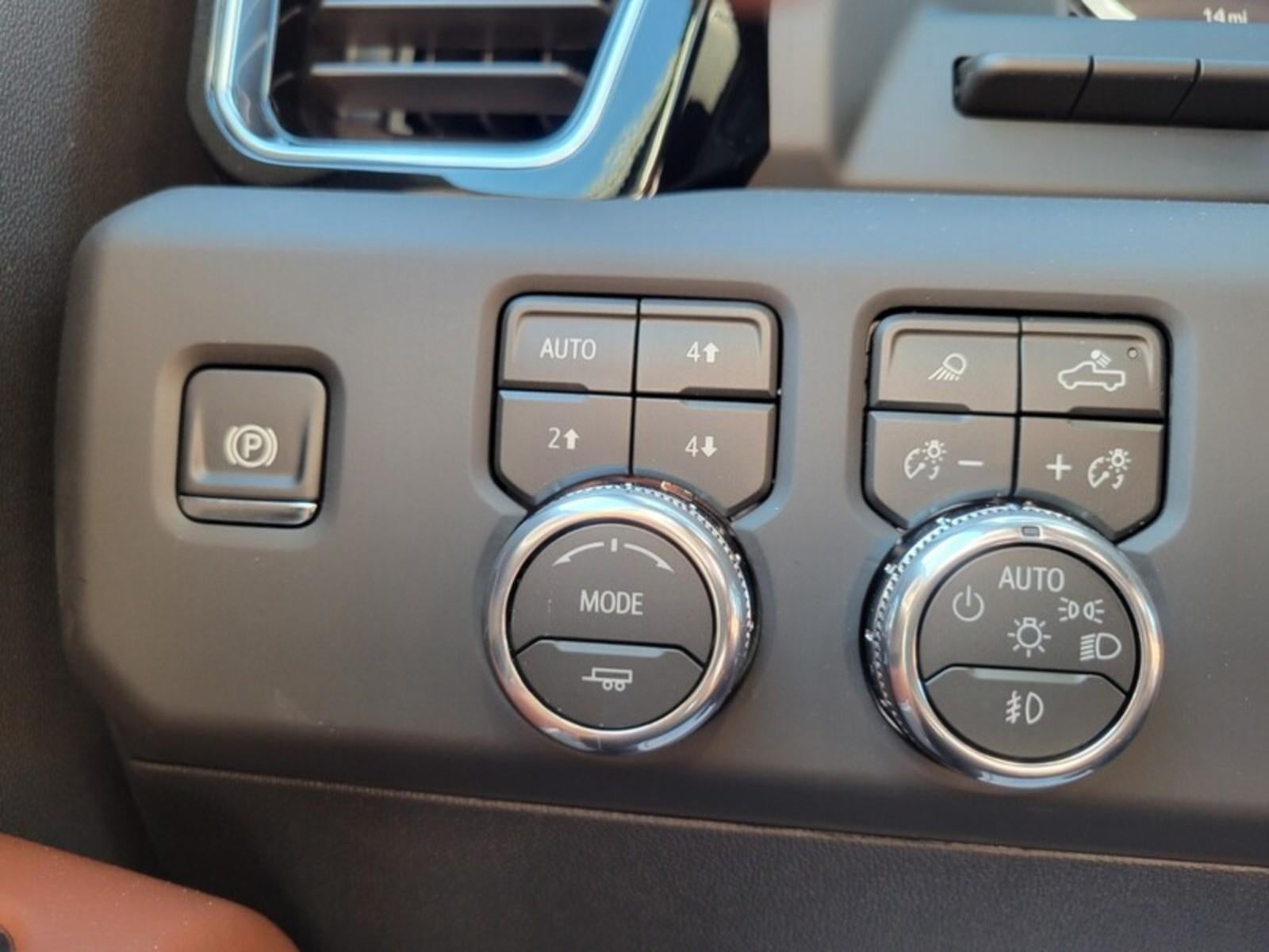 2026 GMC Sierra 3500 HD Crew Cab Long Box 4-Wheel Drive Denali Ultimate