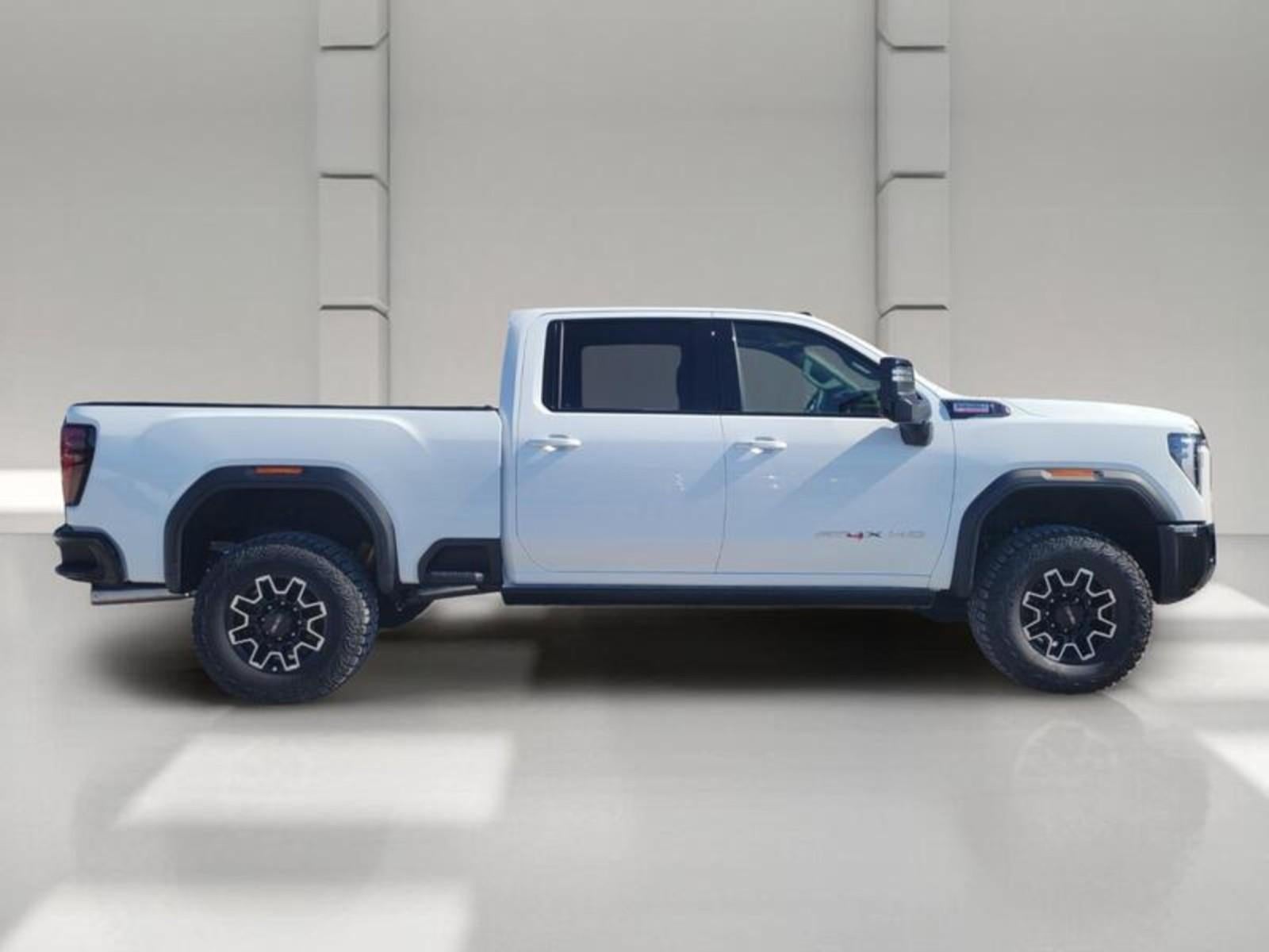 2026 GMC Sierra 2500 HD Crew Cab Standard Box 4-Wheel Drive AT4X