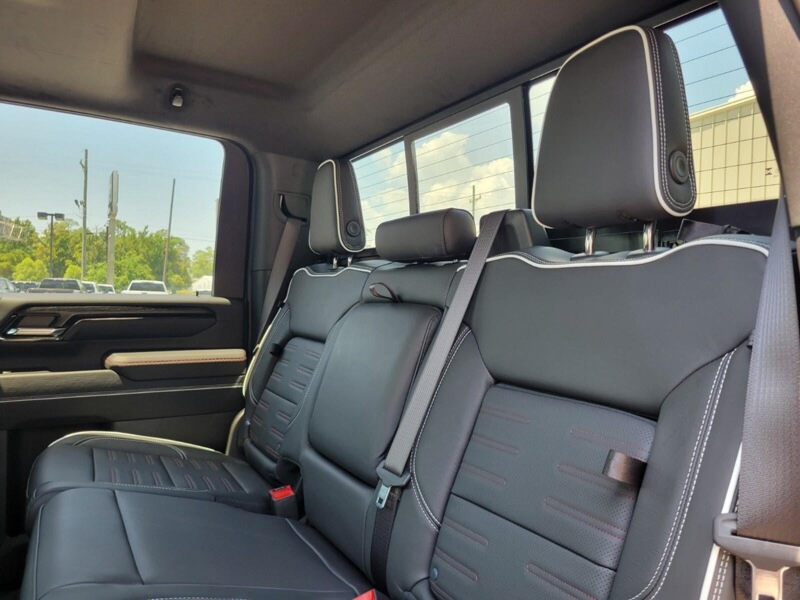 2026 GMC Sierra 2500 HD Crew Cab Standard Box 4-Wheel Drive AT4X
