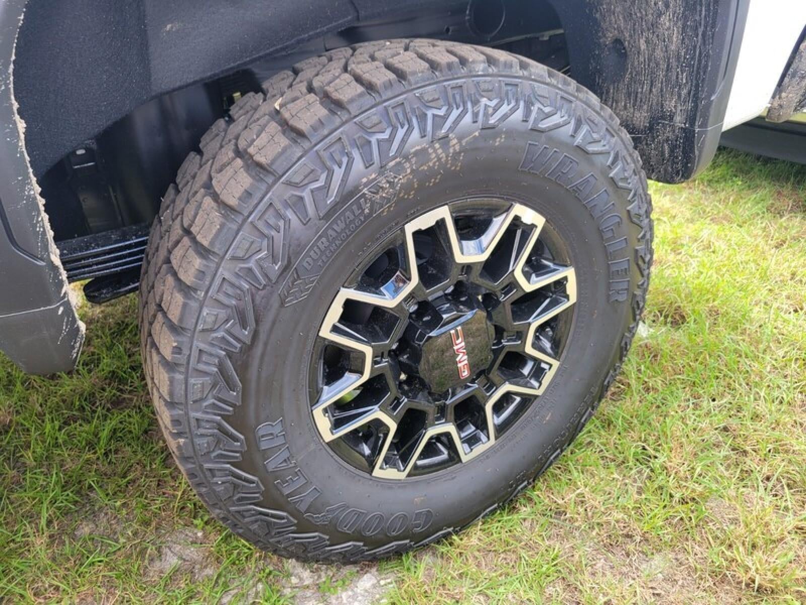 2026 GMC Sierra 2500 HD Crew Cab Standard Box 4-Wheel Drive AT4X