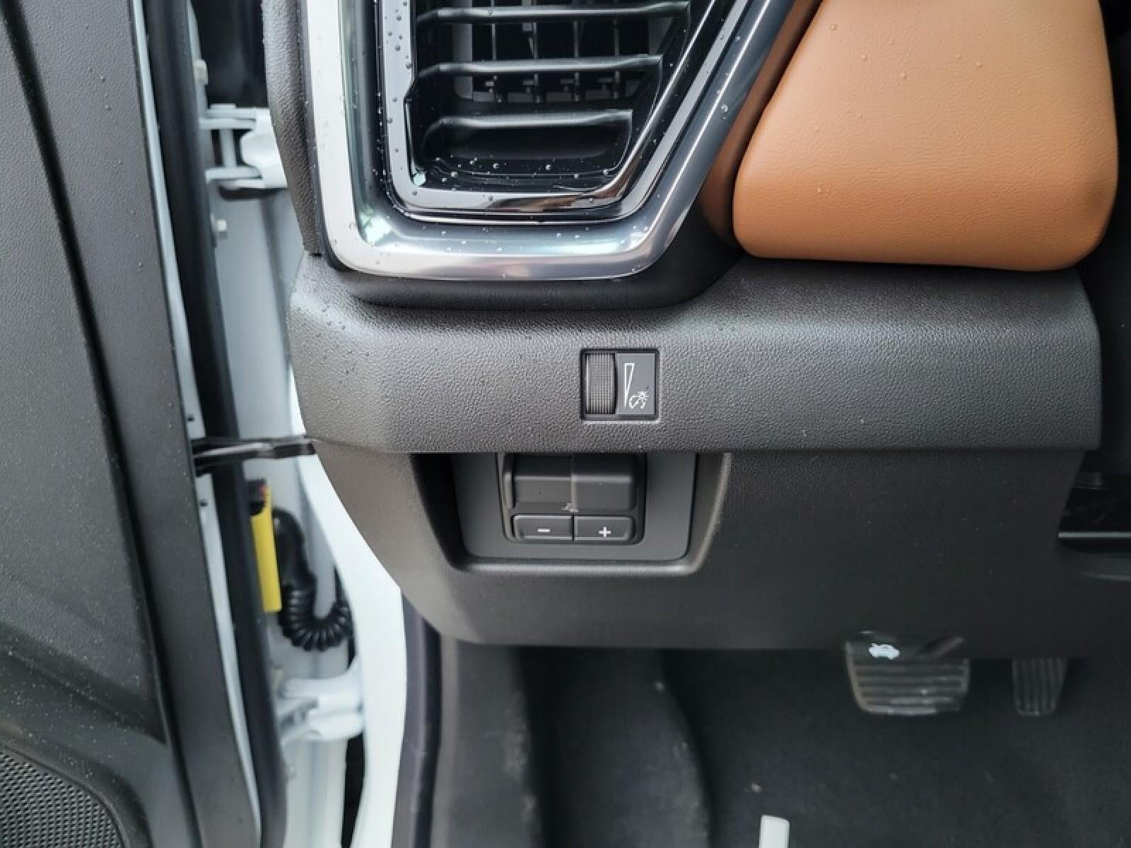 2026 GMC Canyon Crew Cab Short Box 4-Wheel Drive AT4