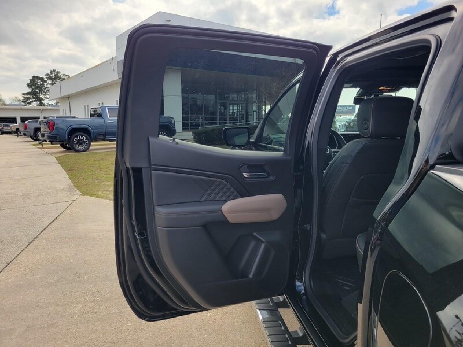 2026 GMC Canyon Crew Cab Short Box 4-Wheel Drive Denali