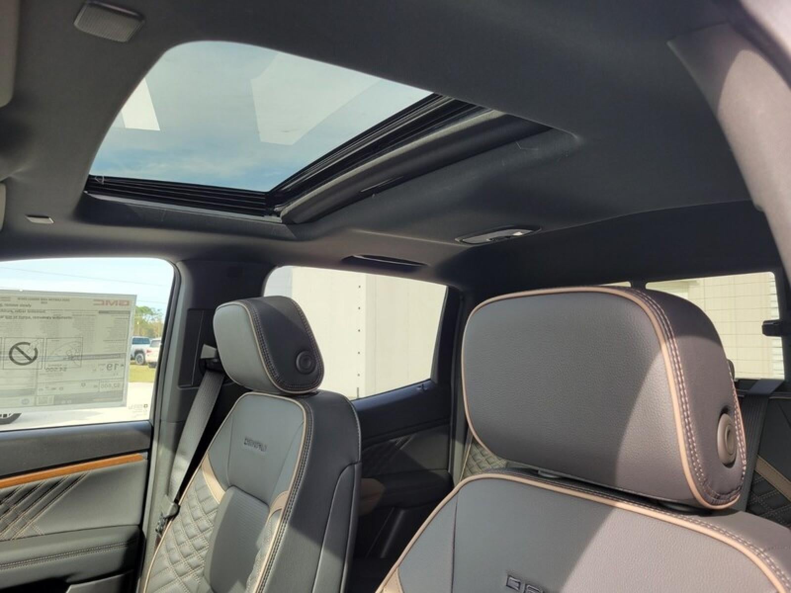 2026 GMC Canyon Crew Cab Short Box 4-Wheel Drive Denali