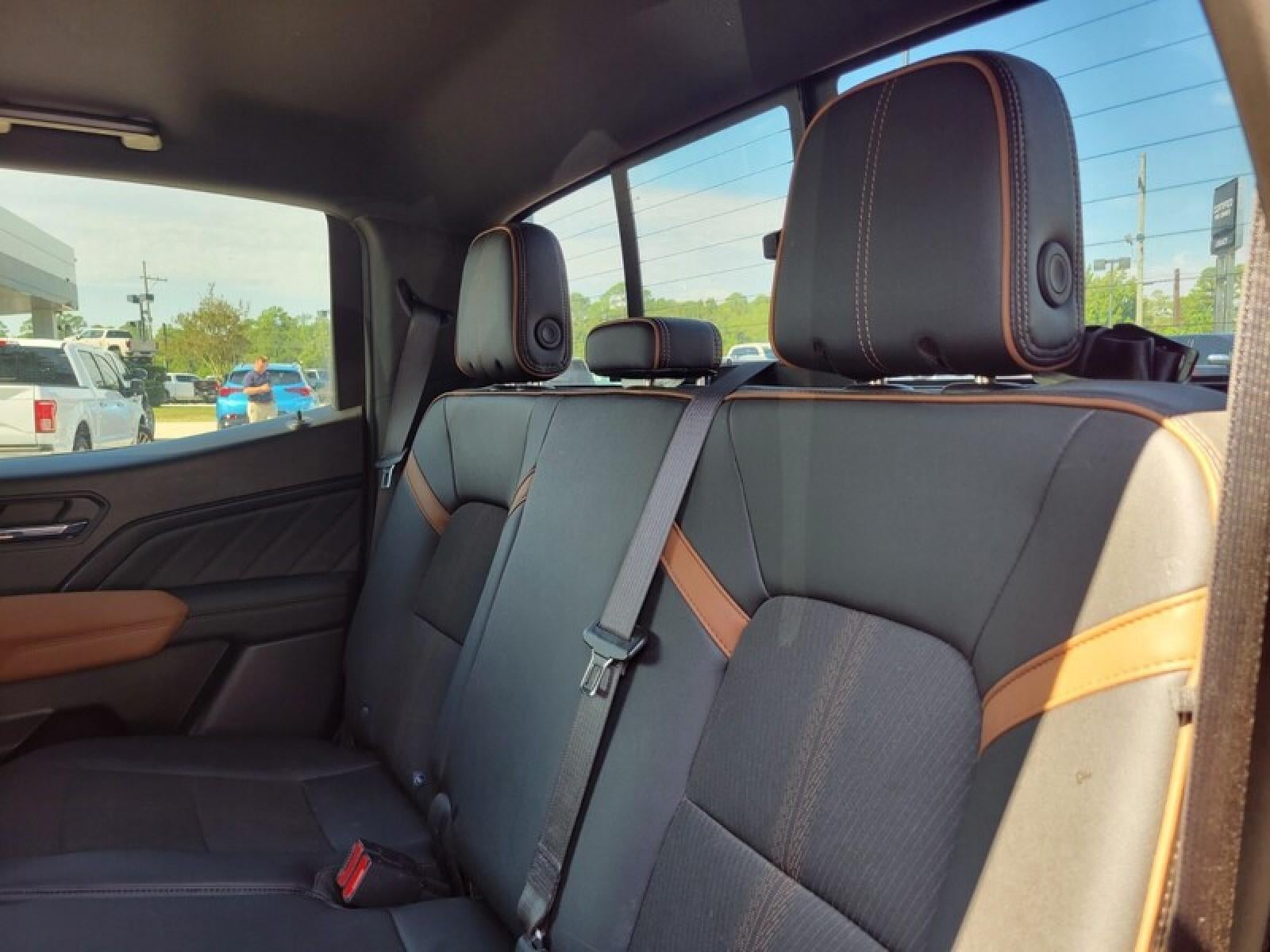2023 GMC Canyon 4WD AT4