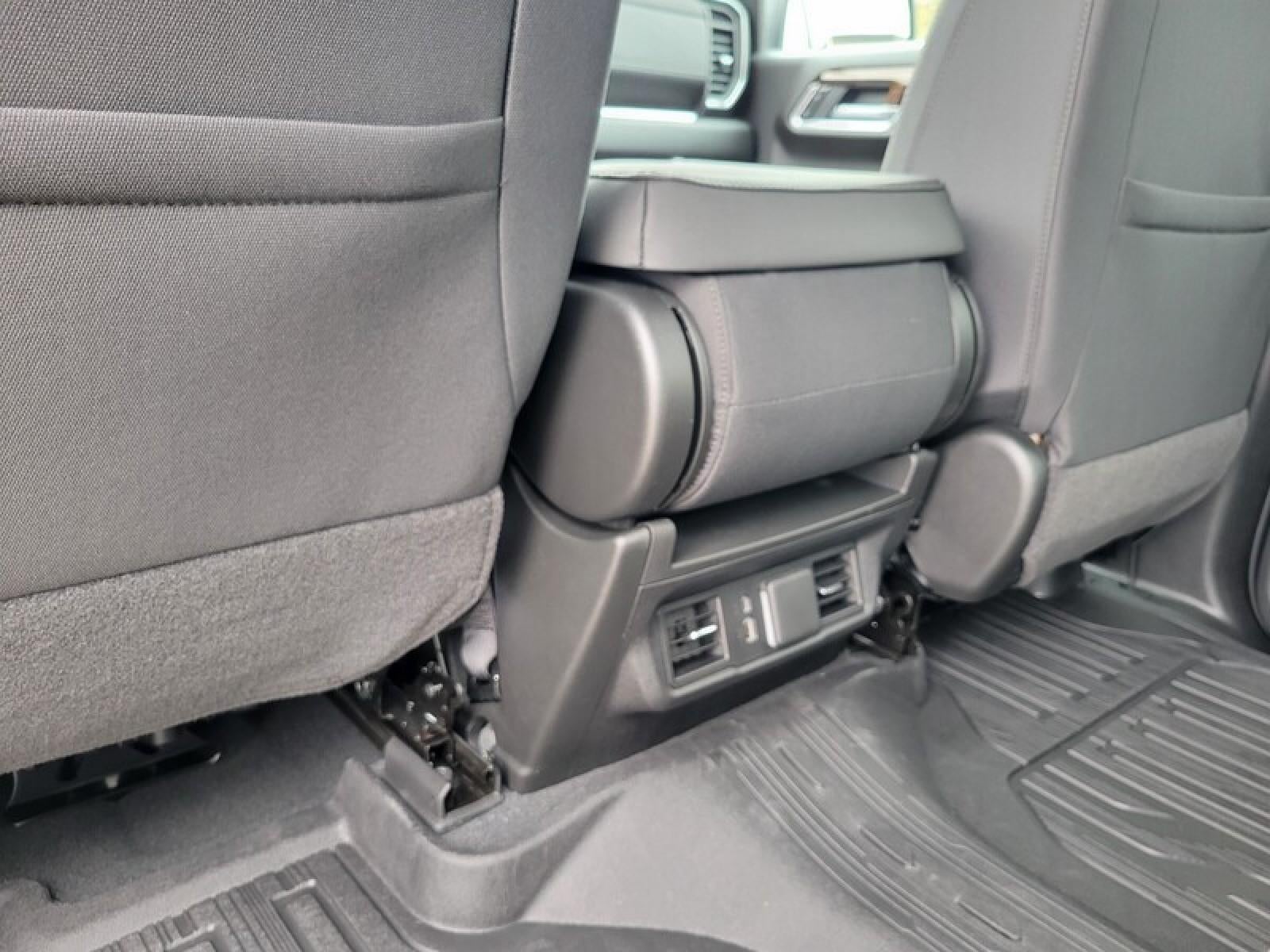 2026 GMC Sierra 1500 Crew Cab Short Box 2-Wheel Drive Elevation