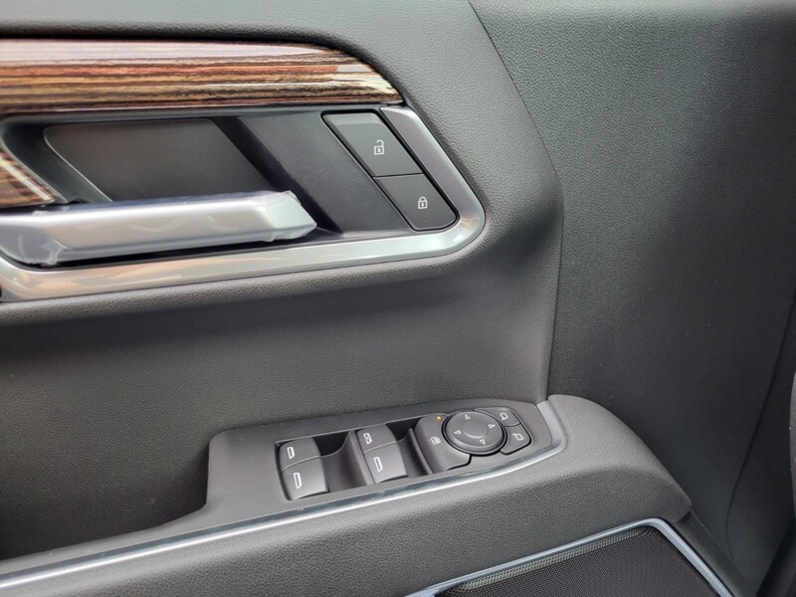 2026 GMC Sierra 1500 Crew Cab Short Box 2-Wheel Drive Elevation