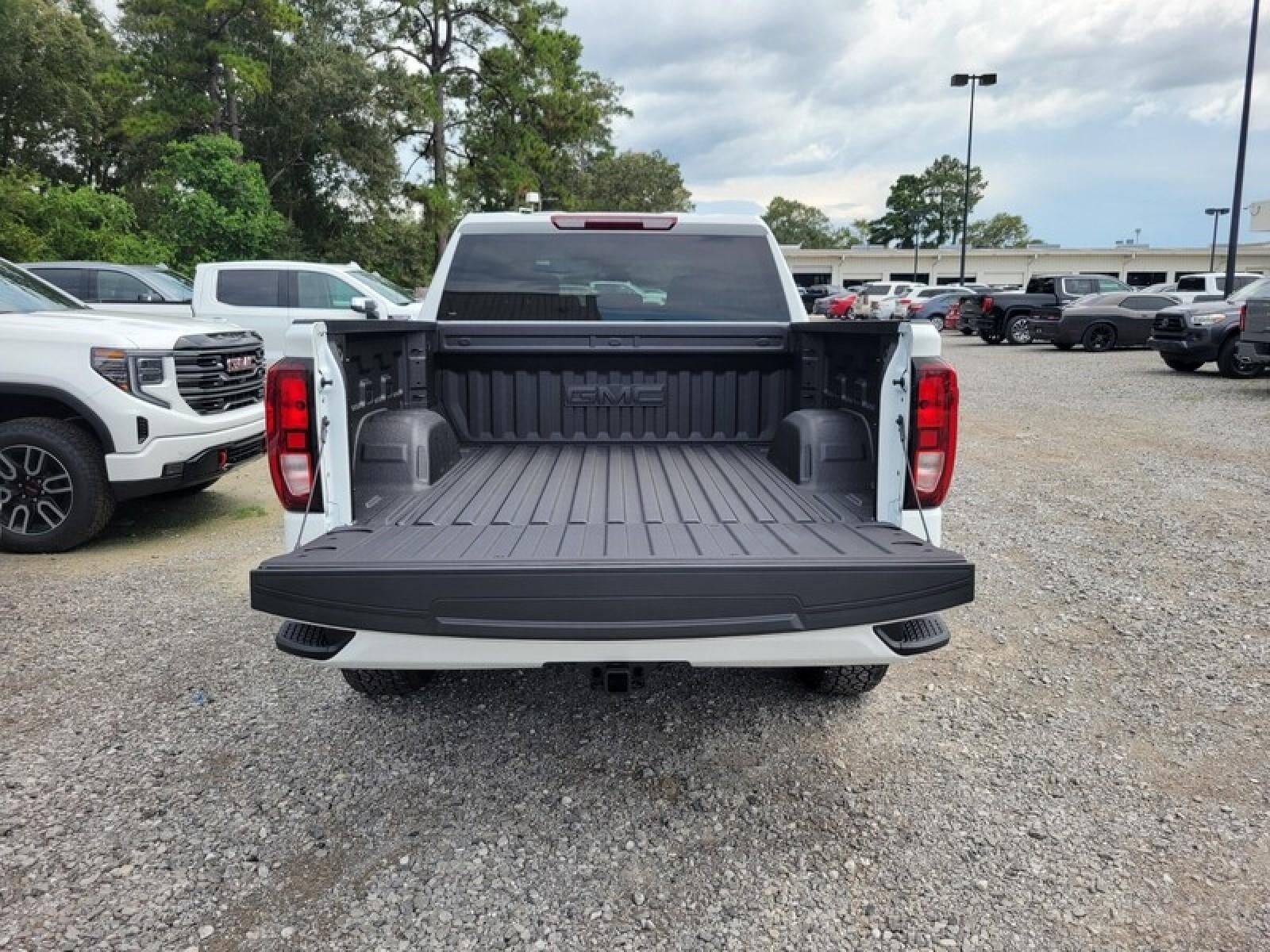 2026 GMC Sierra 1500 Crew Cab Short Box 2-Wheel Drive Elevation
