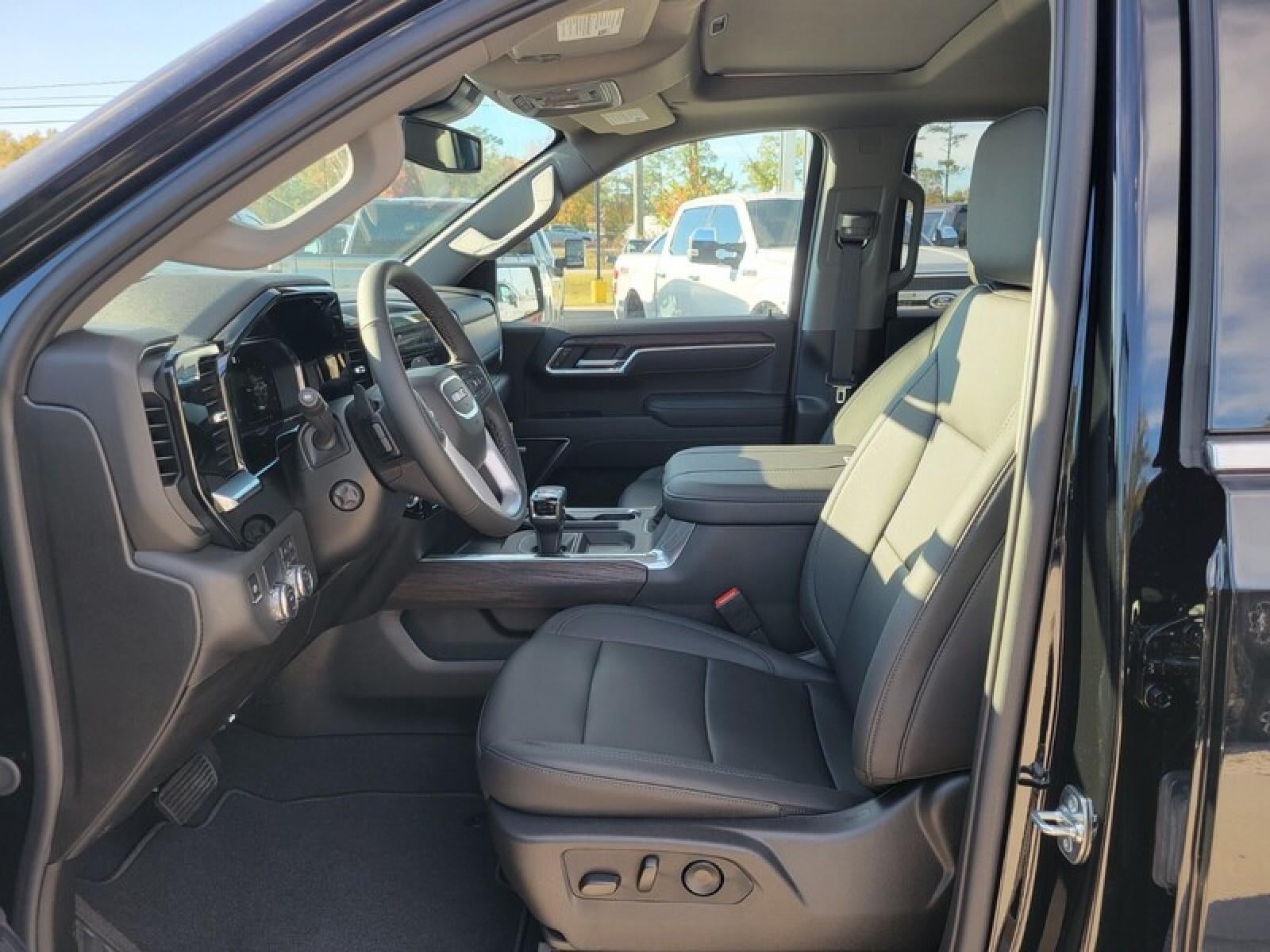 2026 GMC Sierra 1500 Crew Cab Short Box 2-Wheel Drive SLT