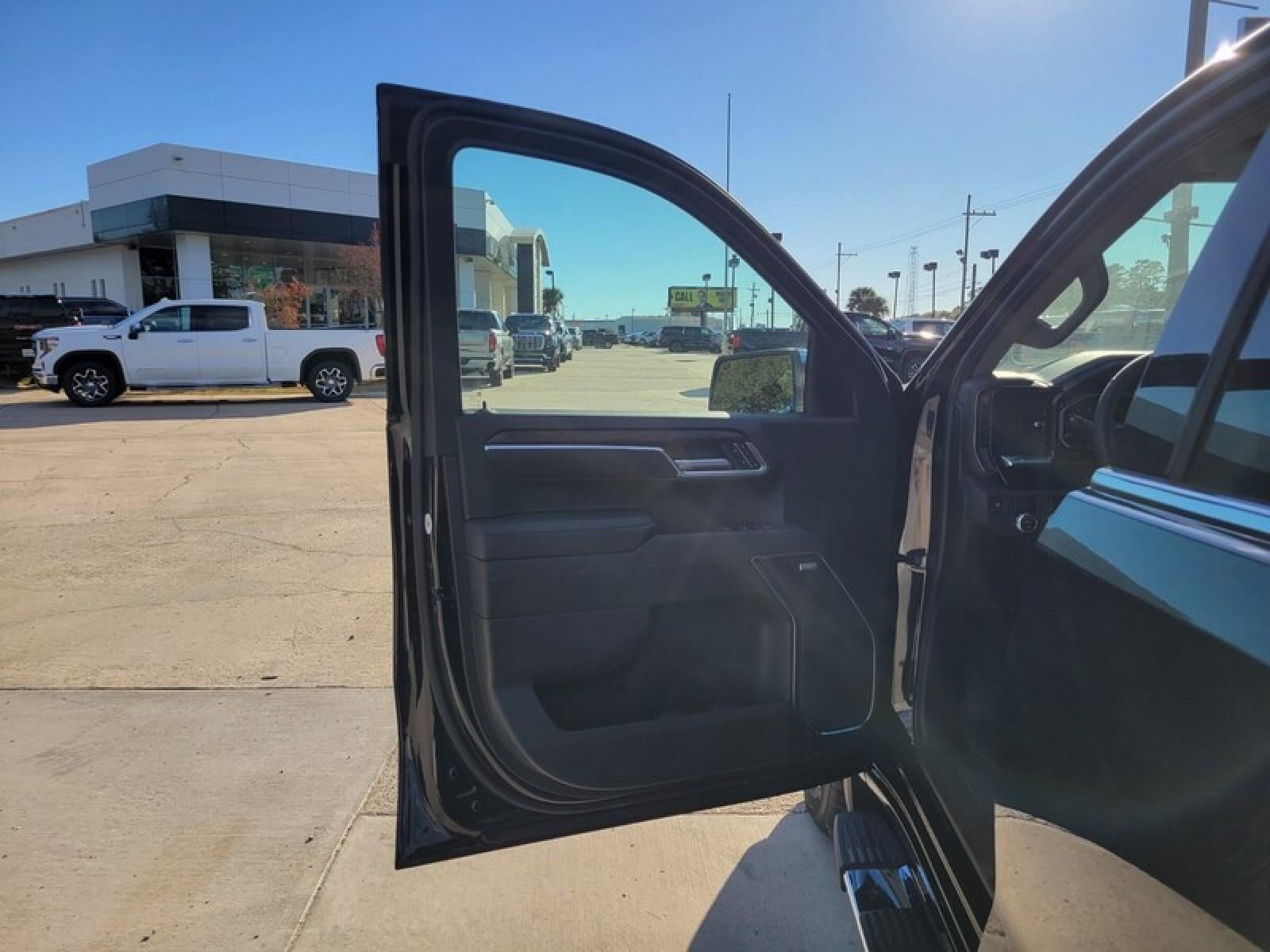 2026 GMC Sierra 1500 Crew Cab Short Box 2-Wheel Drive SLT