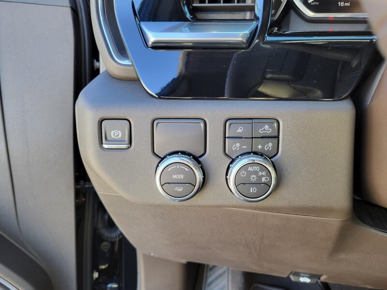 2026 GMC Sierra 1500 Crew Cab Short Box 2-Wheel Drive SLT