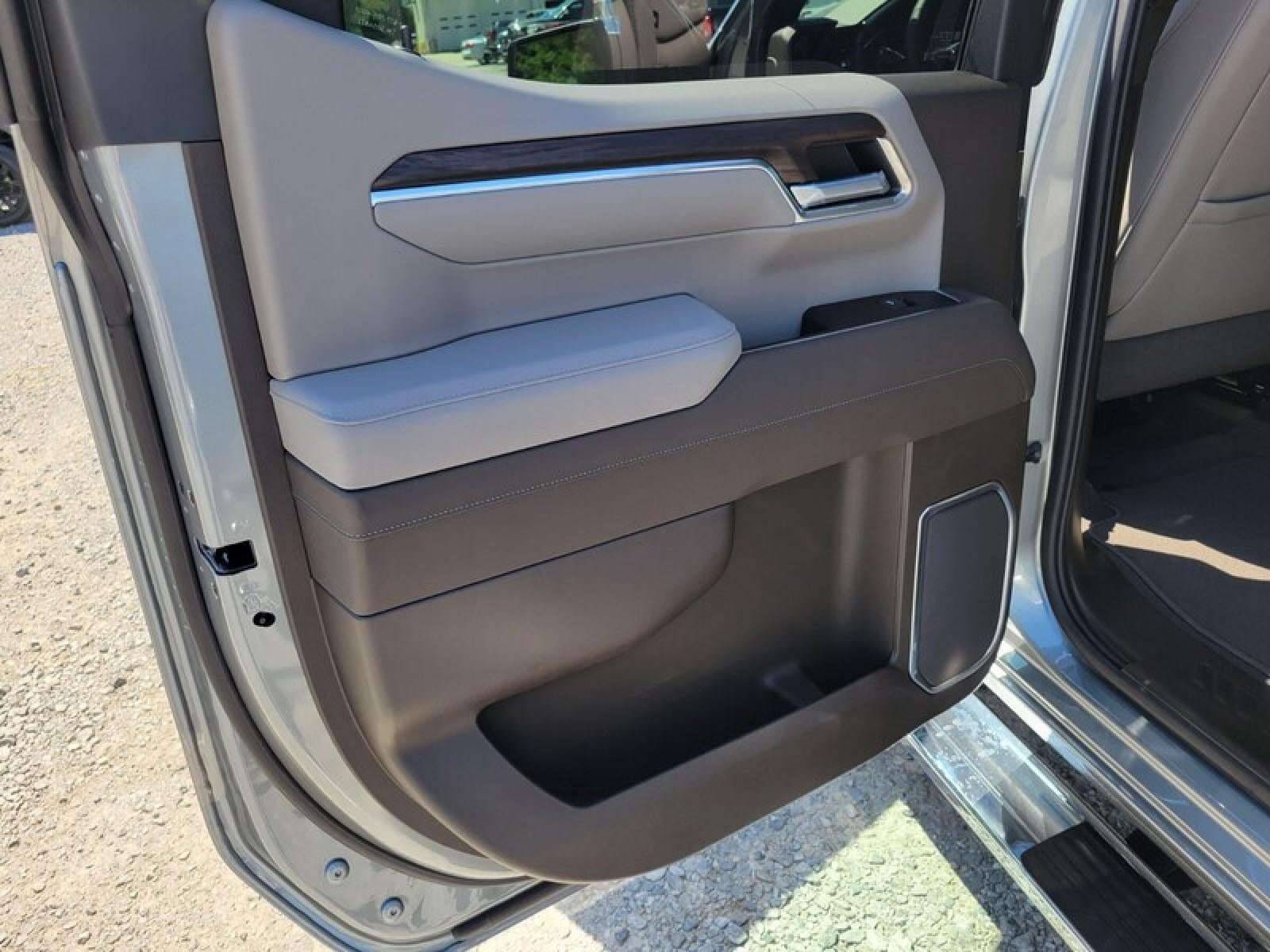 2026 GMC Sierra 1500 Crew Cab Short Box 2-Wheel Drive SLT
