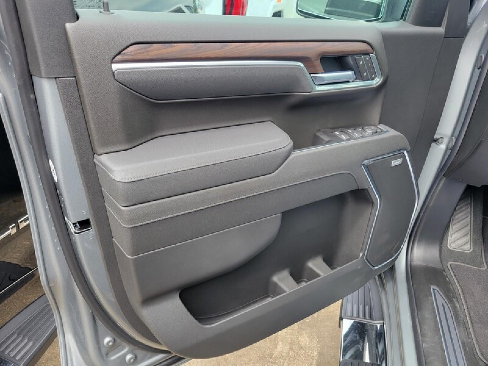 2026 GMC Sierra 1500 Crew Cab Short Box 2-Wheel Drive SLT