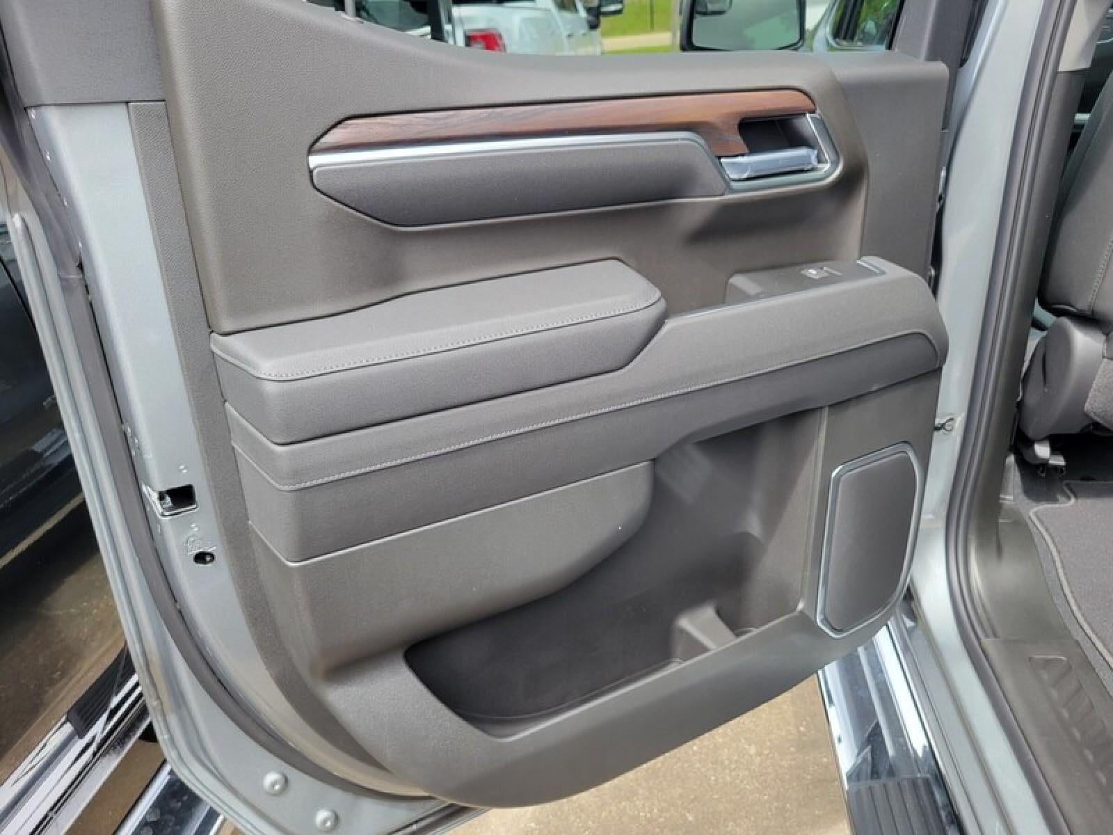 2026 GMC Sierra 1500 Crew Cab Short Box 2-Wheel Drive SLT