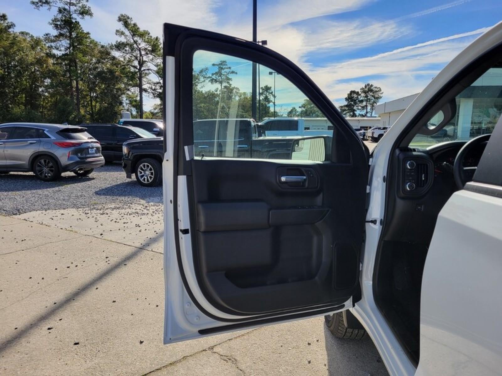 2026 GMC Sierra 1500 Crew Cab Short Box 4-Wheel Drive Pro