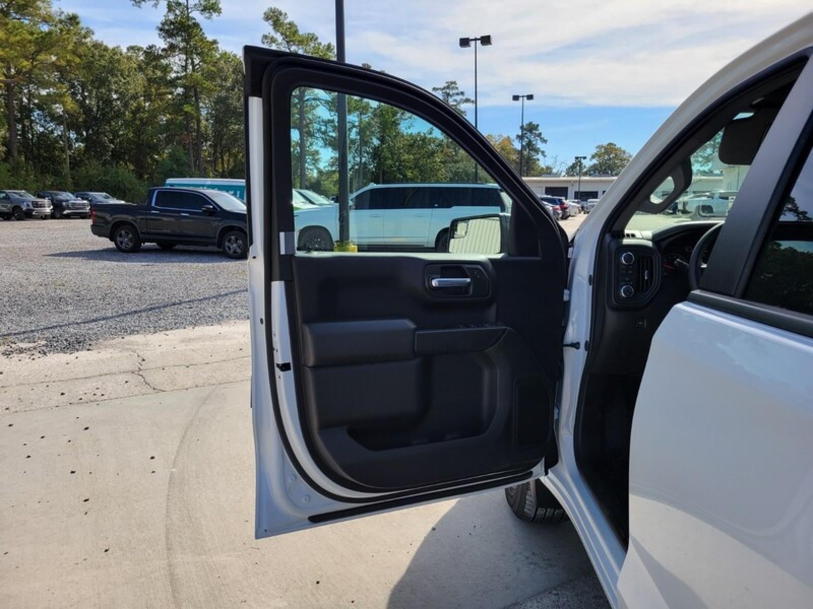 2026 GMC Sierra 1500 Crew Cab Short Box 4-Wheel Drive Pro