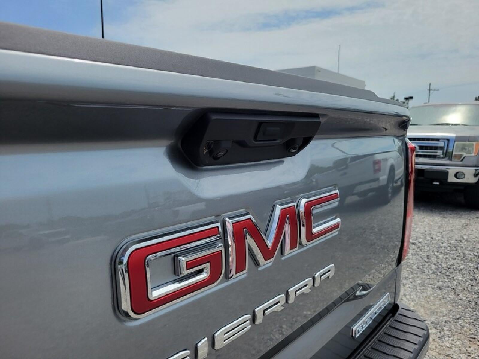 2026 GMC Sierra 1500 Crew Cab Short Box 4-Wheel Drive Elevation 3SB
