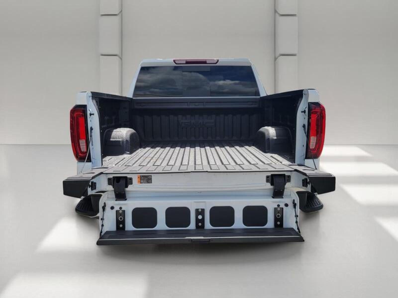 2026 GMC Sierra 1500 Crew Cab Short Box 2-Wheel Drive SLT