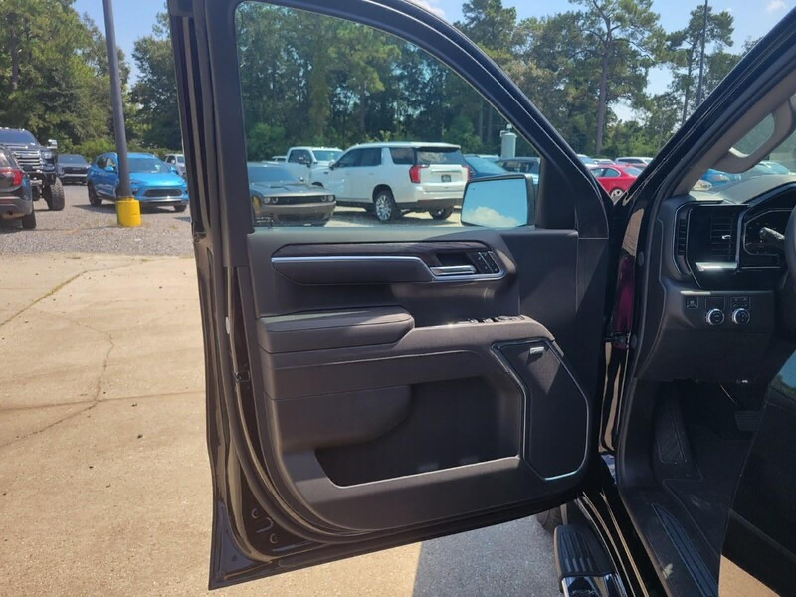 2026 GMC Sierra 1500 Crew Cab Short Box 2-Wheel Drive SLT