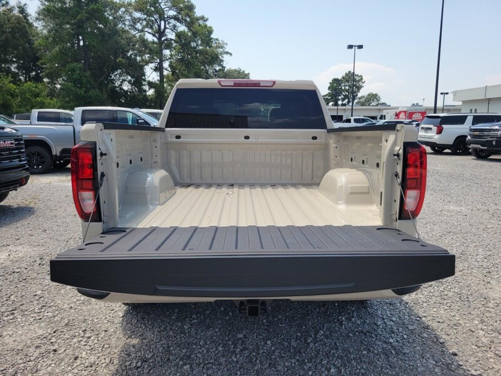 2026 GMC Sierra 1500 Crew Cab Short Box 4-Wheel Drive Pro