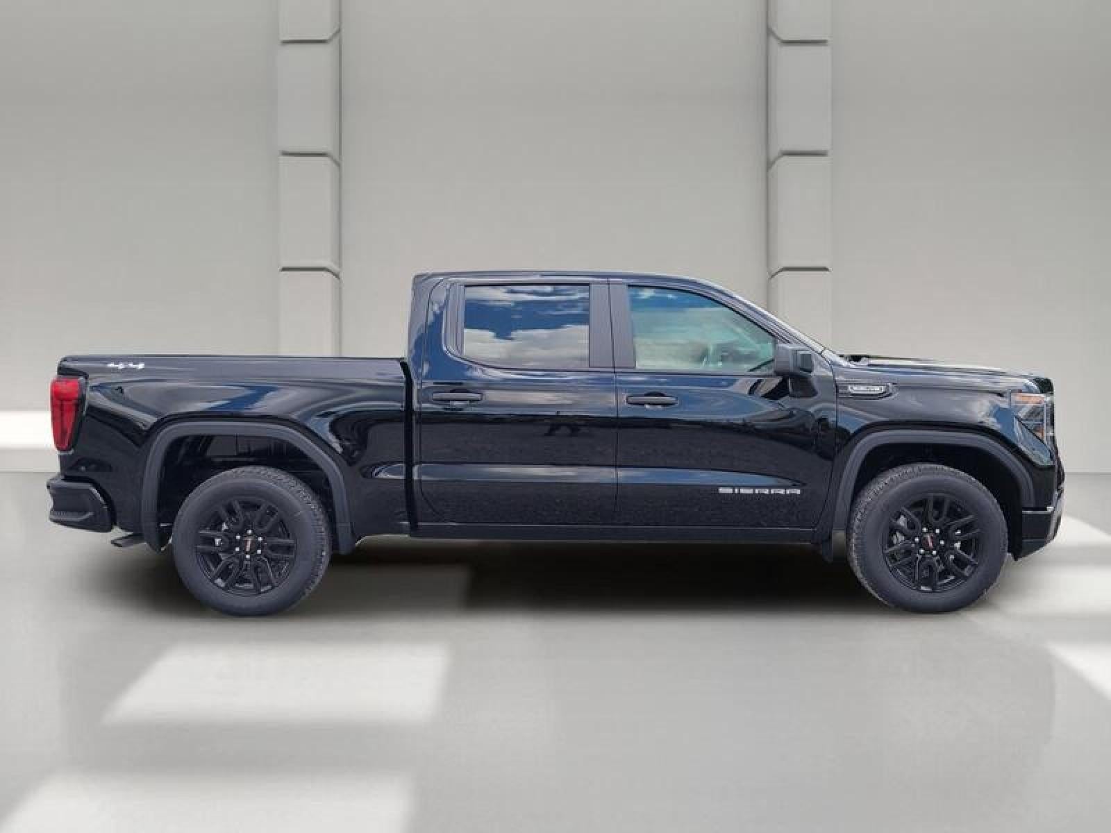 2026 GMC Sierra 1500 Crew Cab Short Box 4-Wheel Drive Pro