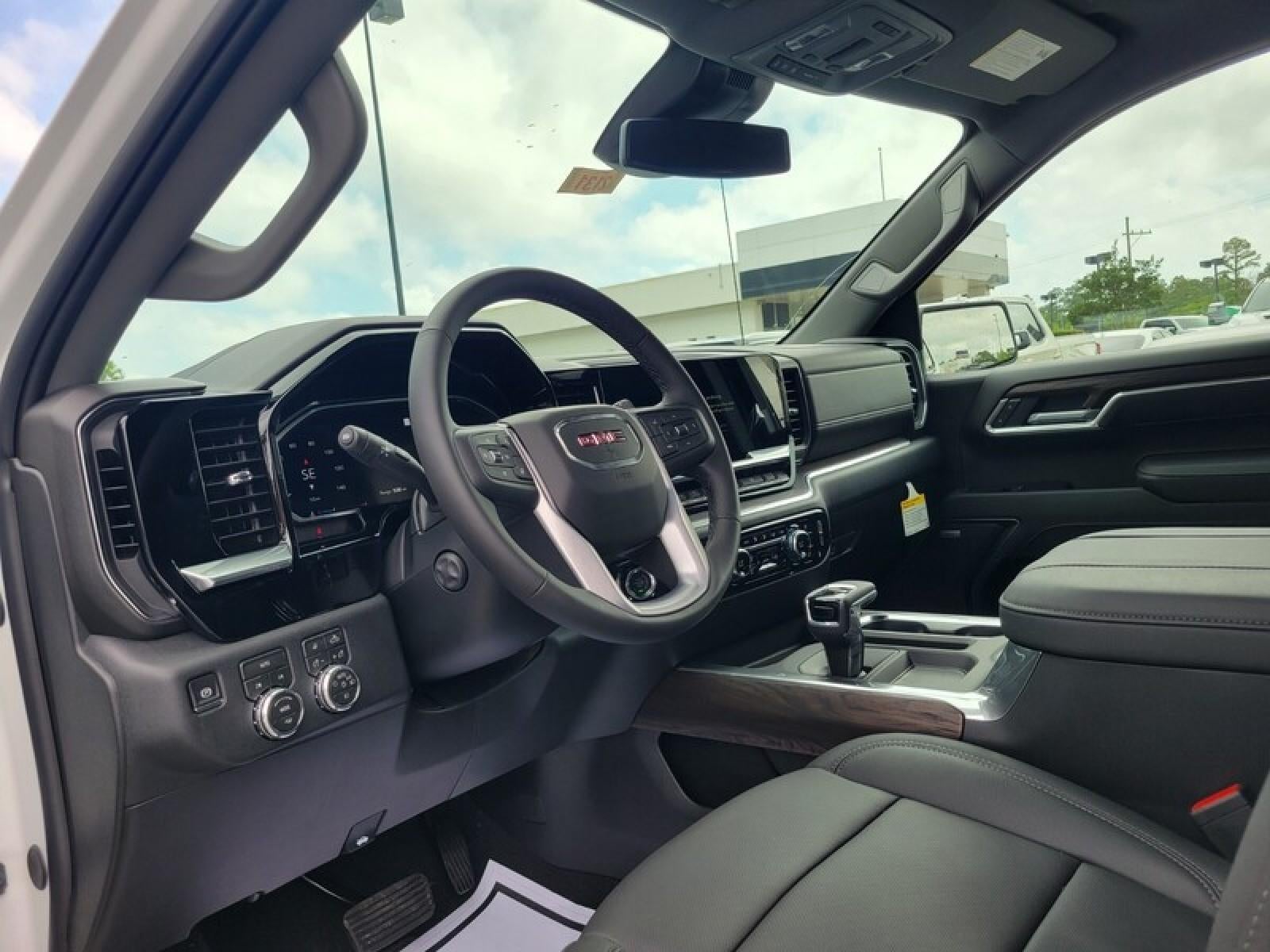 2026 GMC Sierra 1500 Crew Cab Short Box 4-Wheel Drive SLT