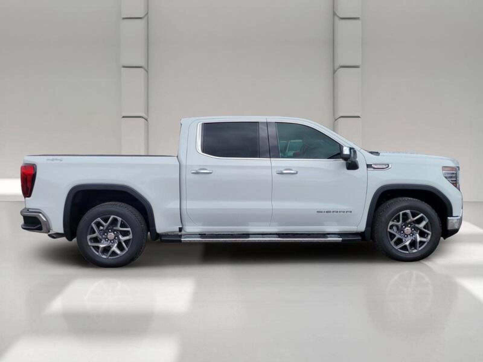 2026 GMC Sierra 1500 Crew Cab Short Box 4-Wheel Drive SLT