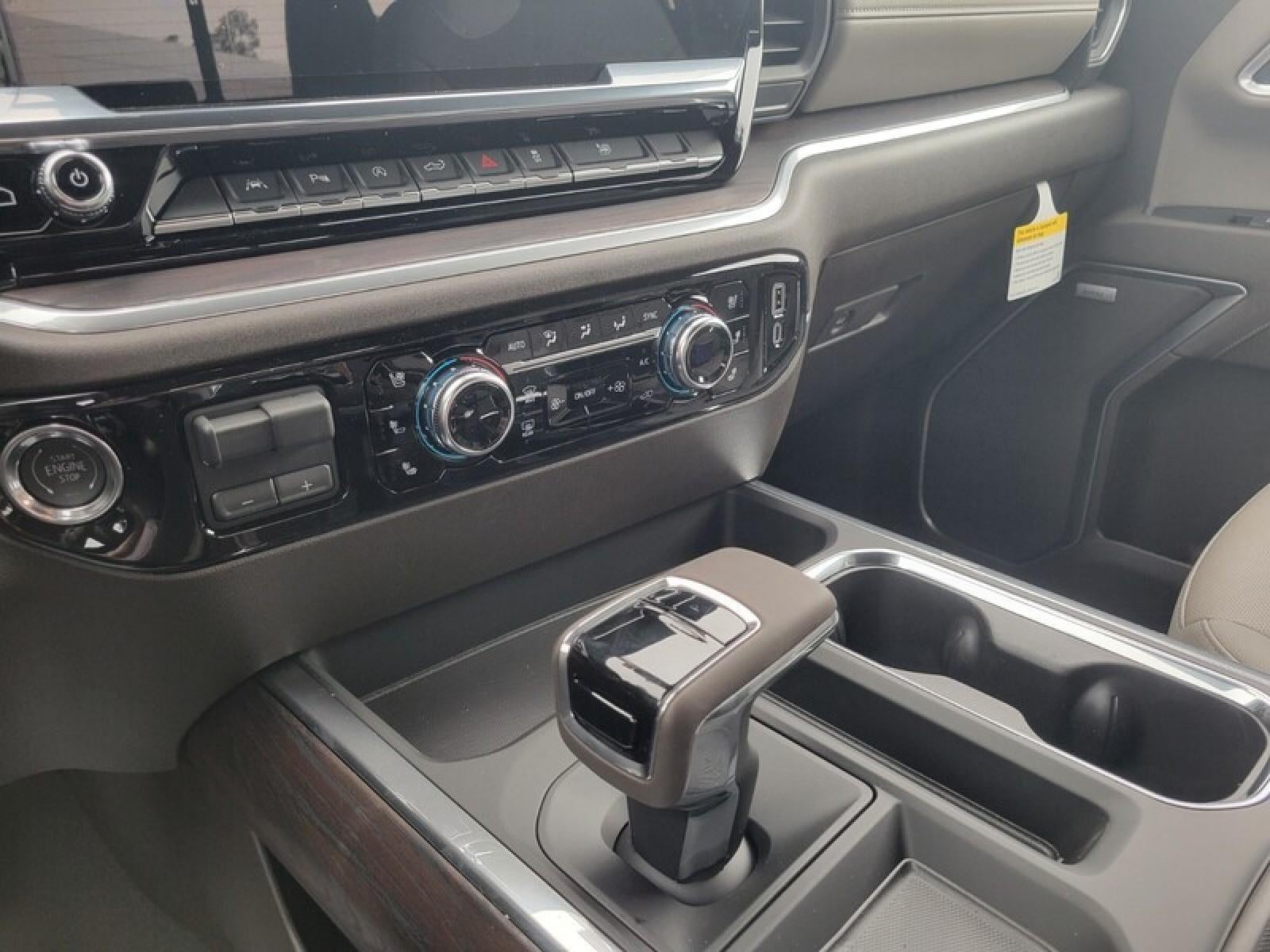 2026 GMC Sierra 1500 Crew Cab Short Box 4-Wheel Drive SLT