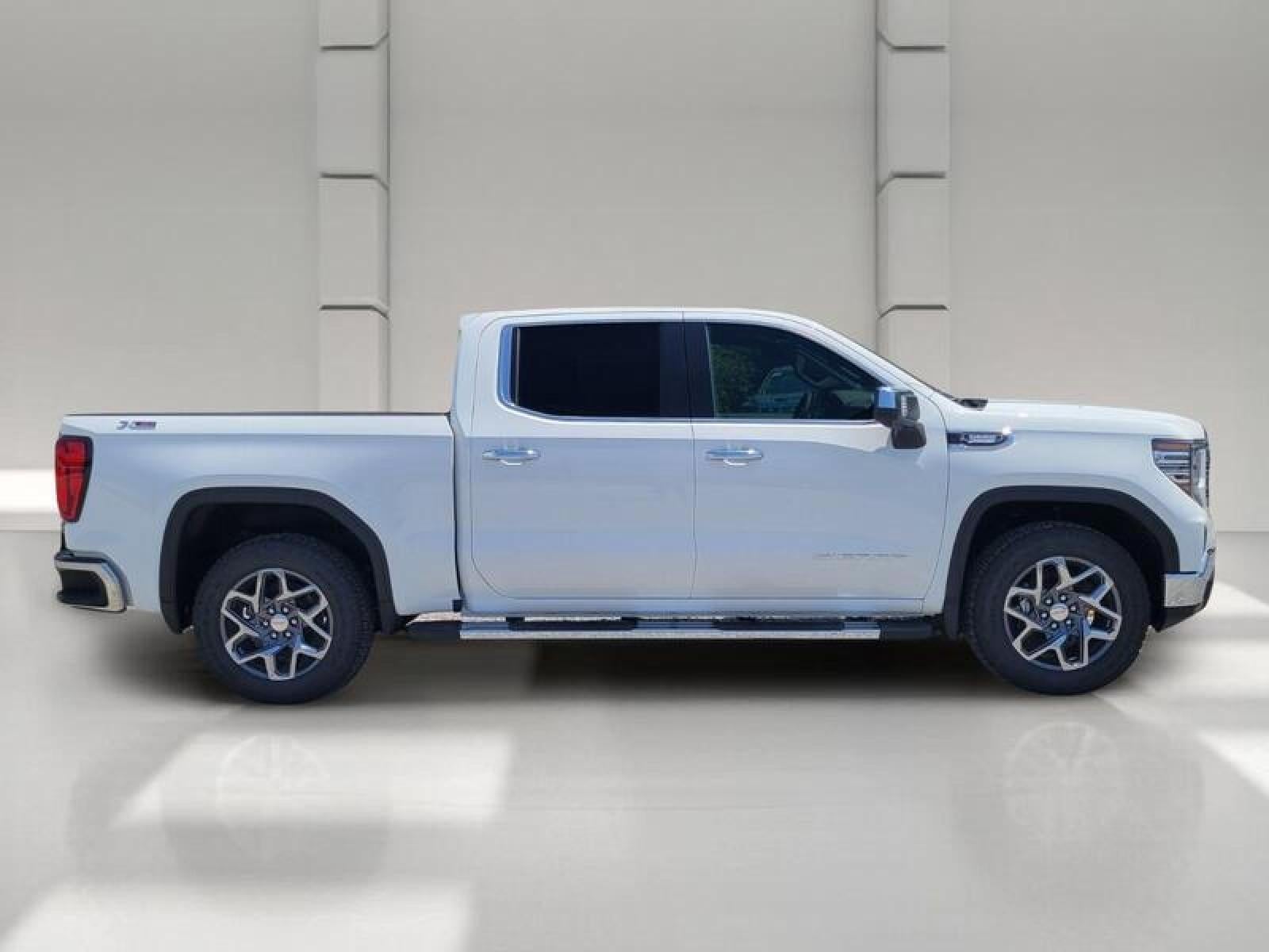 2026 GMC Sierra 1500 Crew Cab Short Box 4-Wheel Drive SLT