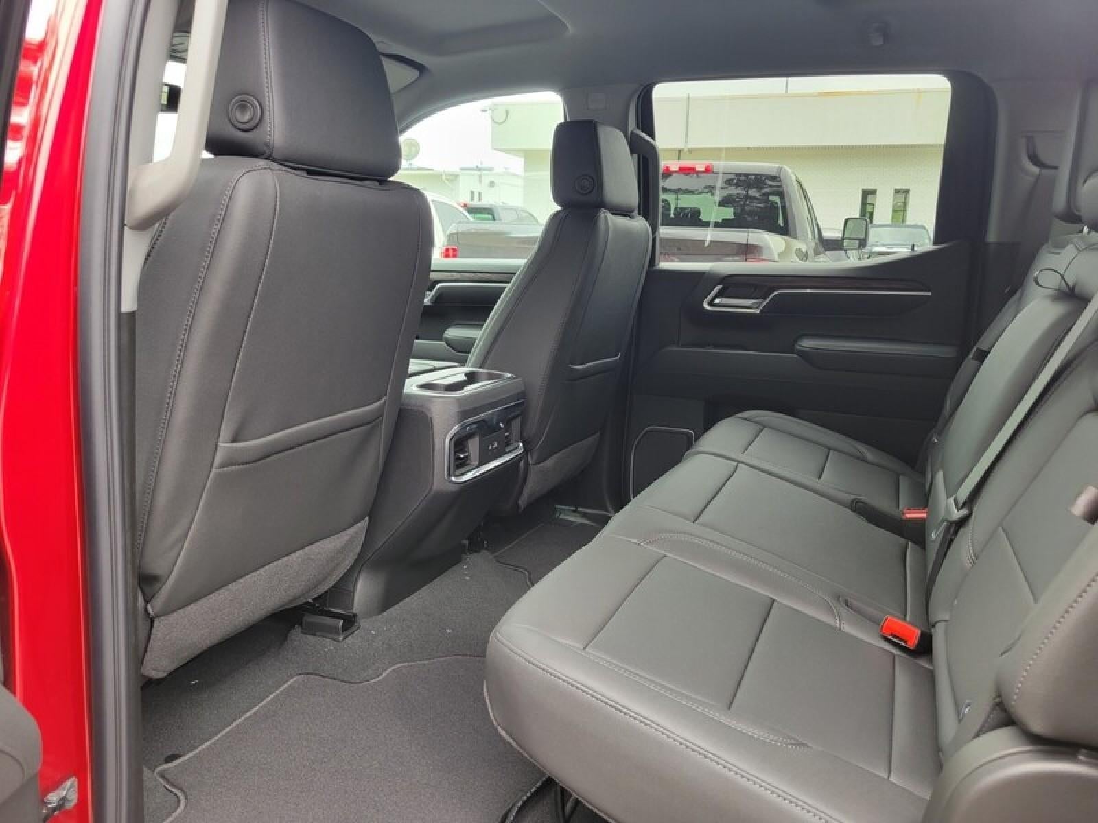 2026 GMC Sierra 1500 Crew Cab Short Box 4-Wheel Drive SLT