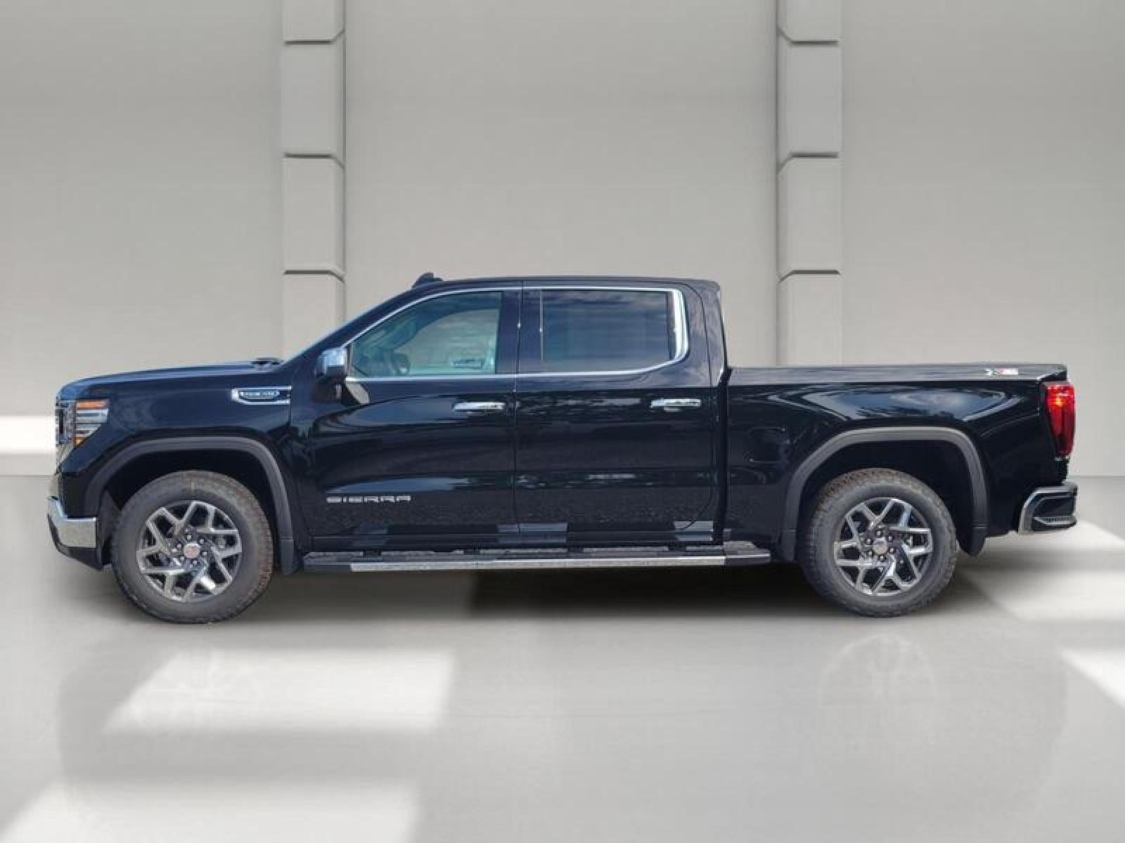 2026 GMC Sierra 1500 Crew Cab Short Box 4-Wheel Drive SLT