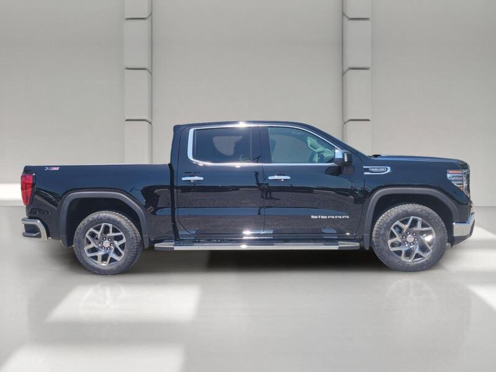 2026 GMC Sierra 1500 Crew Cab Short Box 4-Wheel Drive SLT