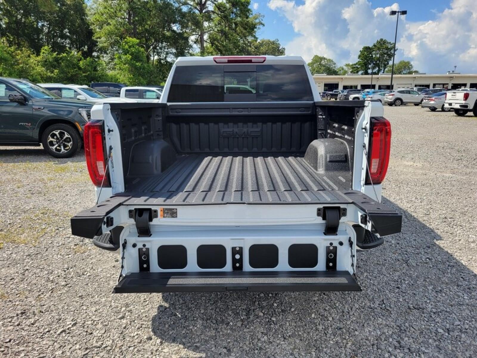 2026 GMC Sierra 1500 Crew Cab Short Box 4-Wheel Drive SLT