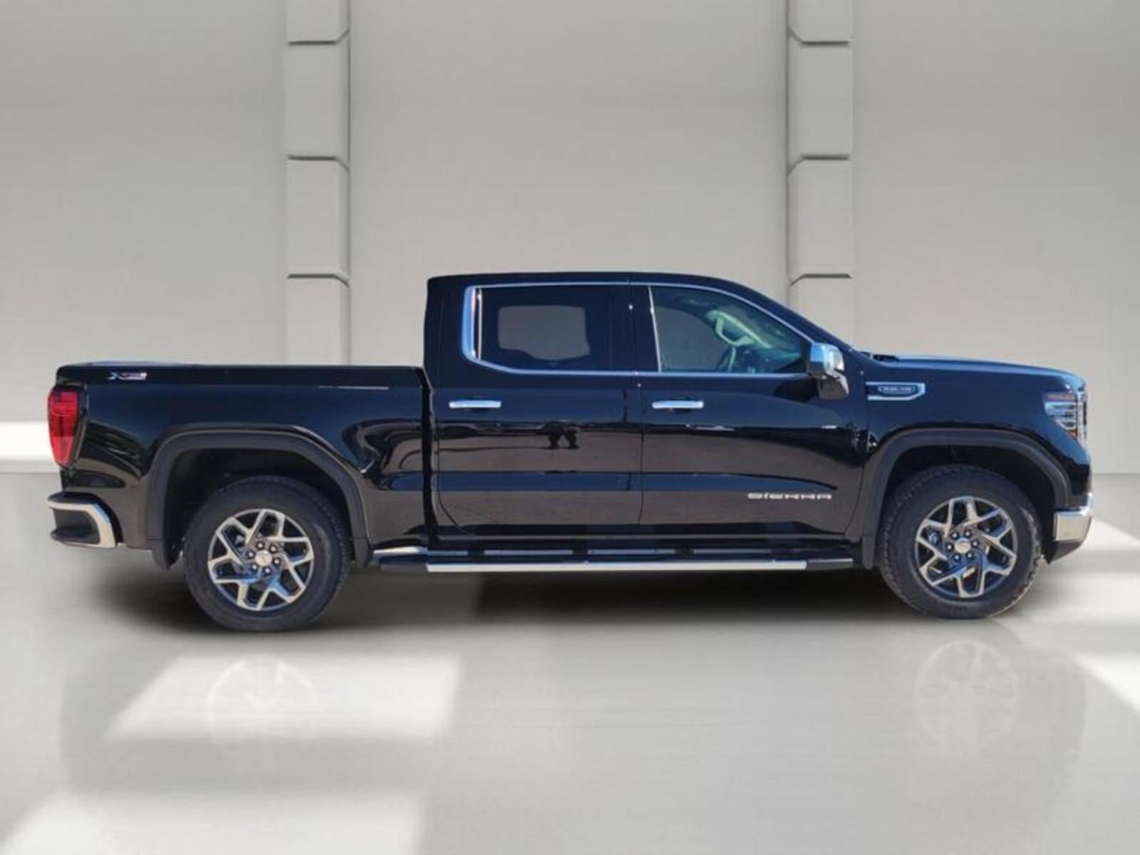 2026 GMC Sierra 1500 Crew Cab Short Box 4-Wheel Drive SLT