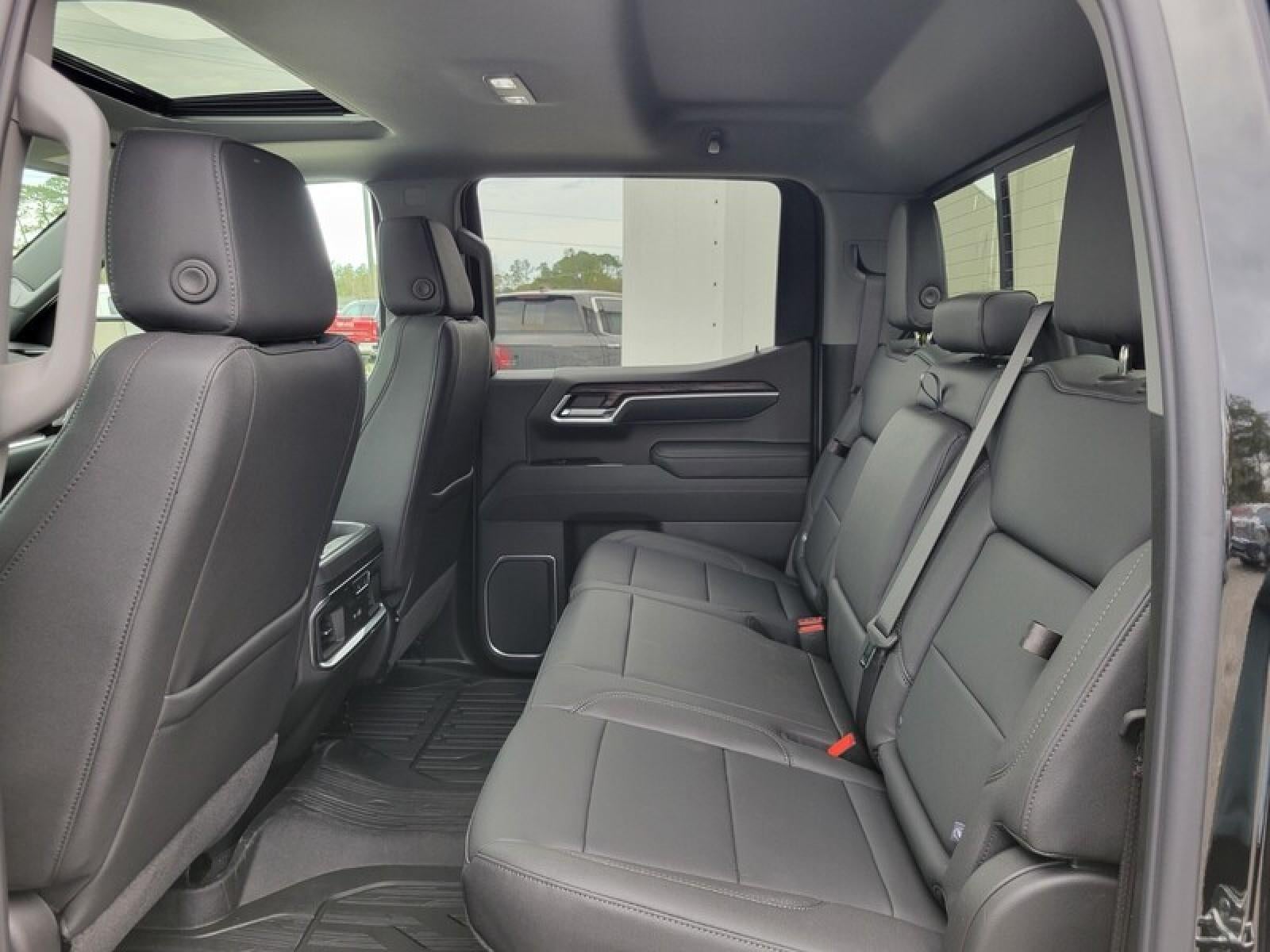 2026 GMC Sierra 1500 Crew Cab Short Box 4-Wheel Drive SLT