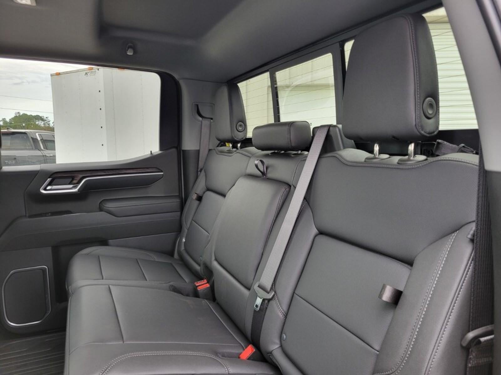 2026 GMC Sierra 1500 Crew Cab Short Box 4-Wheel Drive SLT