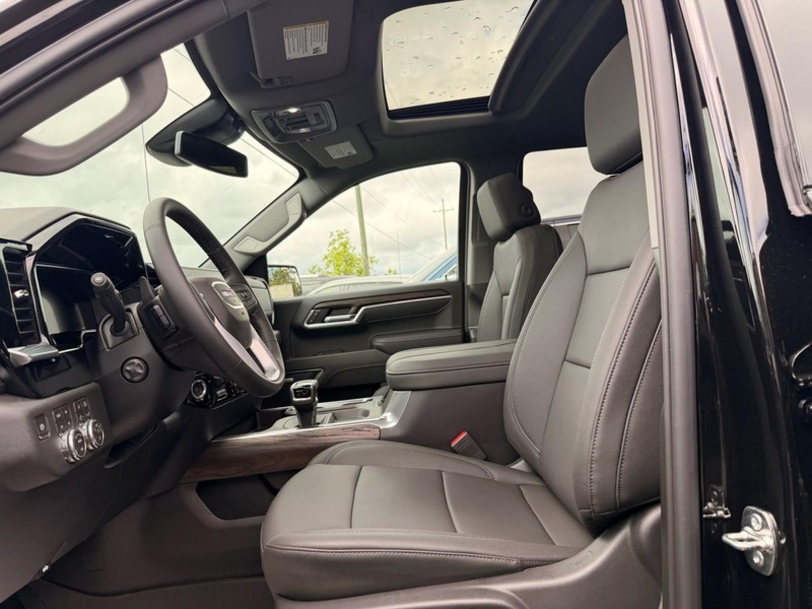 2026 GMC Sierra 1500 Crew Cab Short Box 4-Wheel Drive SLT